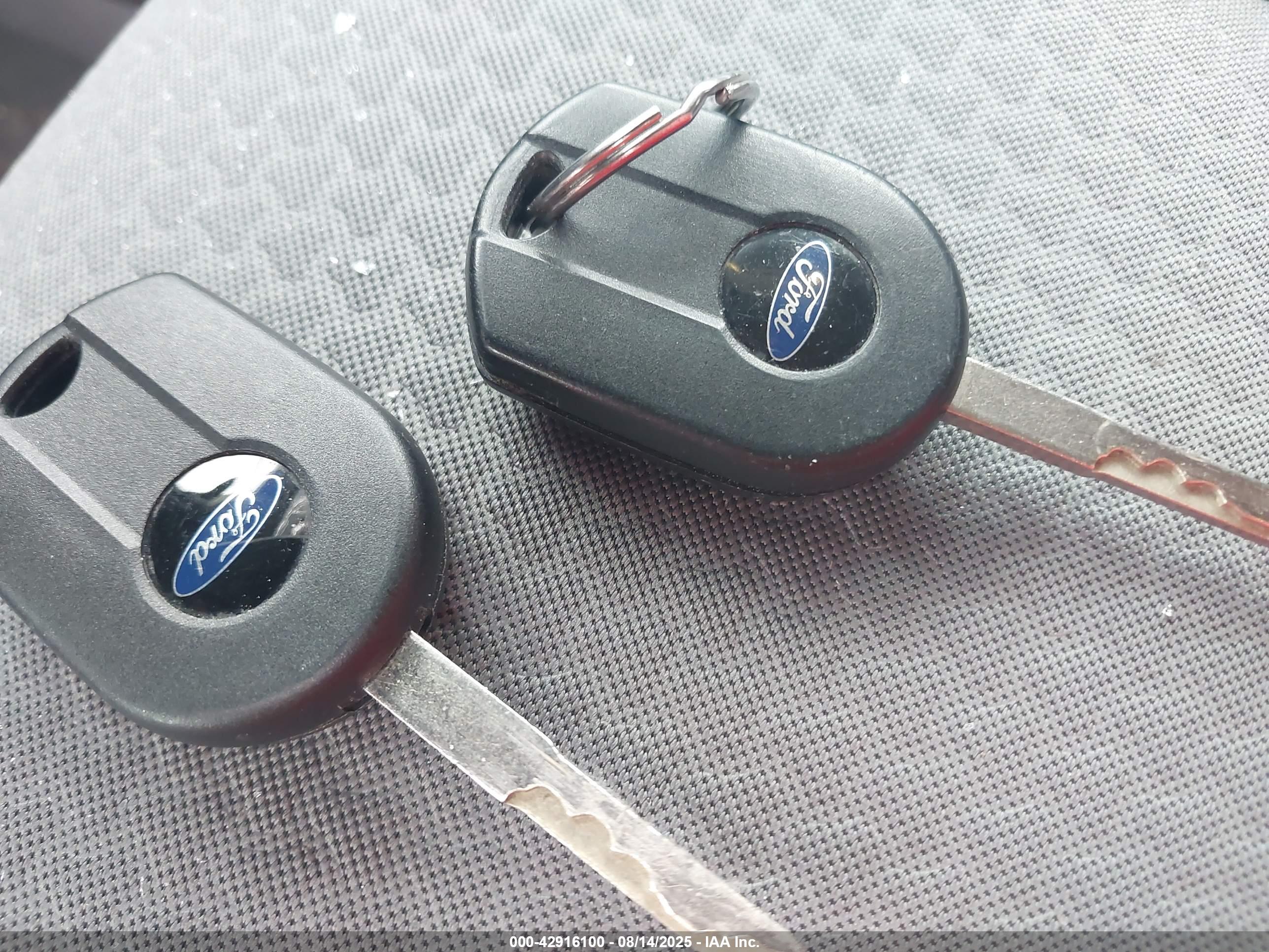 FORD ESCAPE image 11