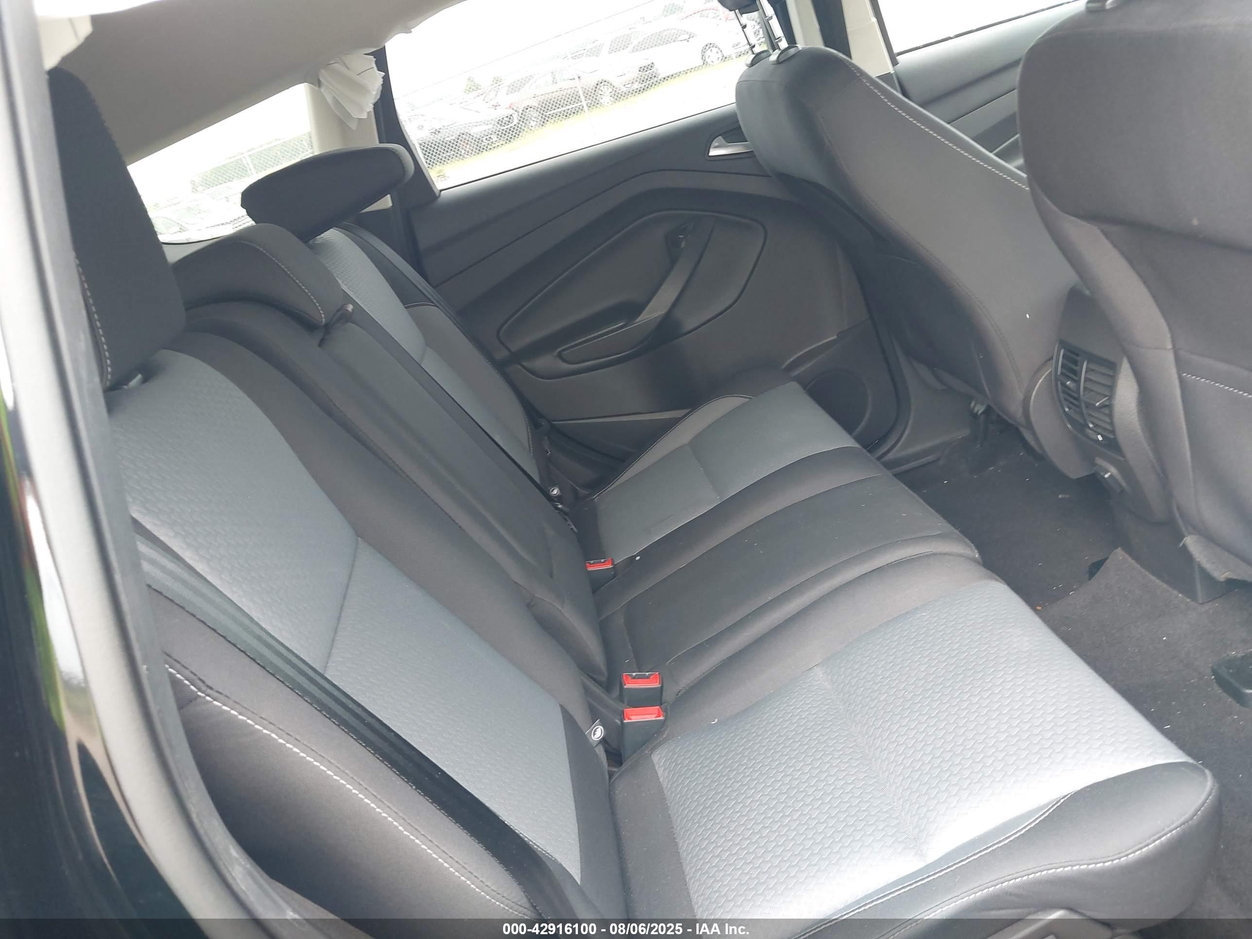 FORD ESCAPE image 8