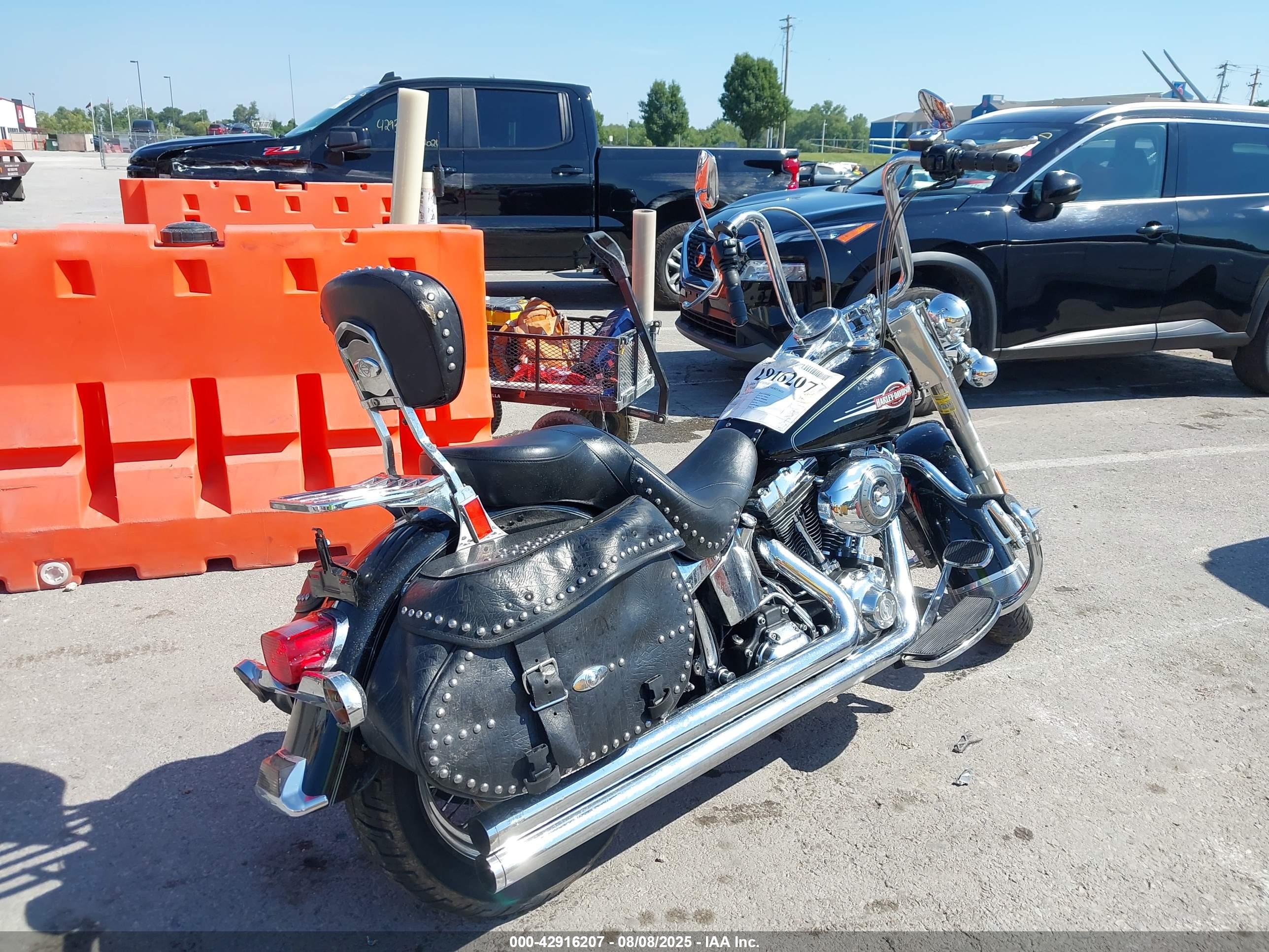 HARLEY-DAVIDSON FLSTC image 4