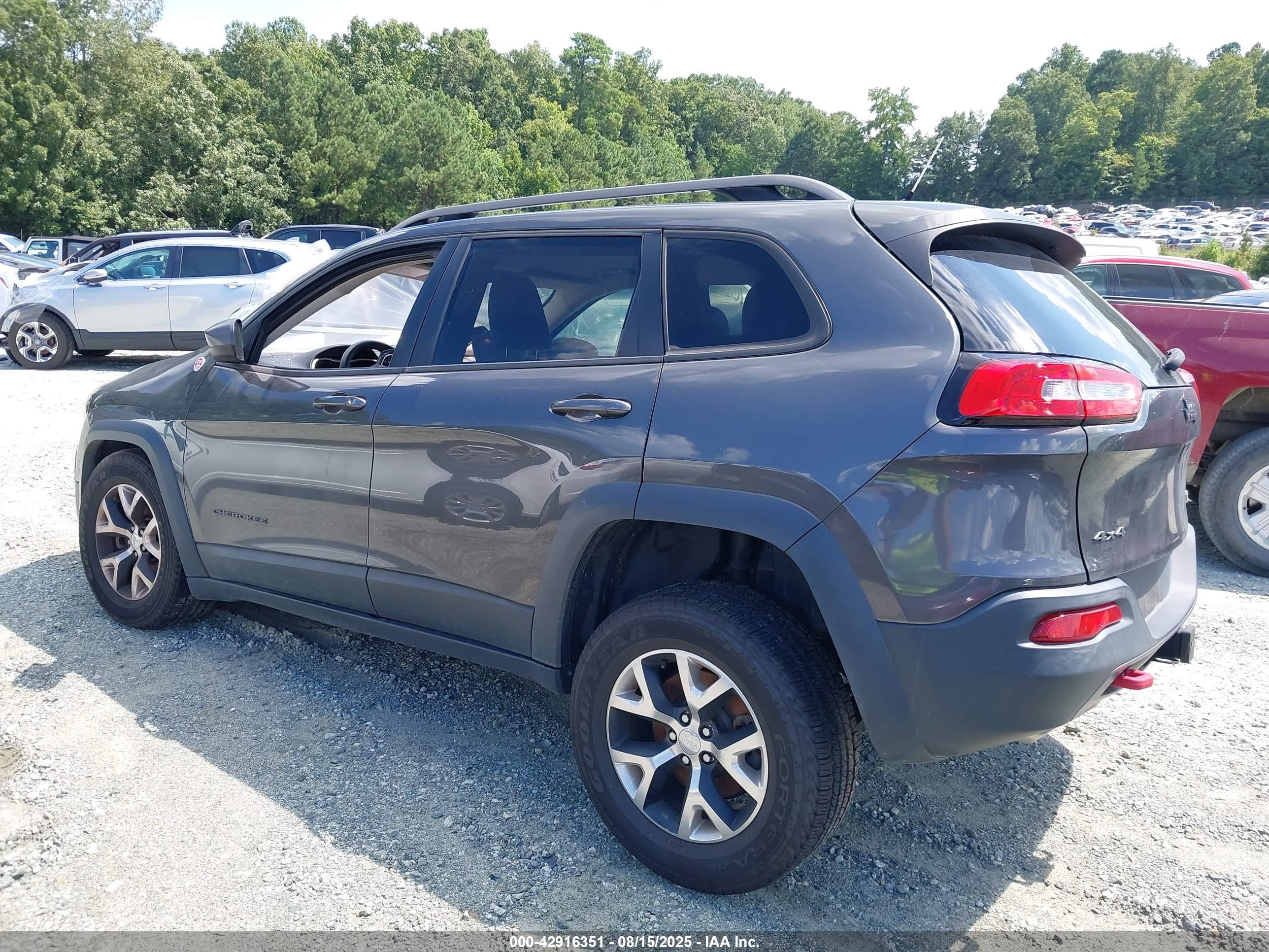 JEEP CHEROKEE image 3