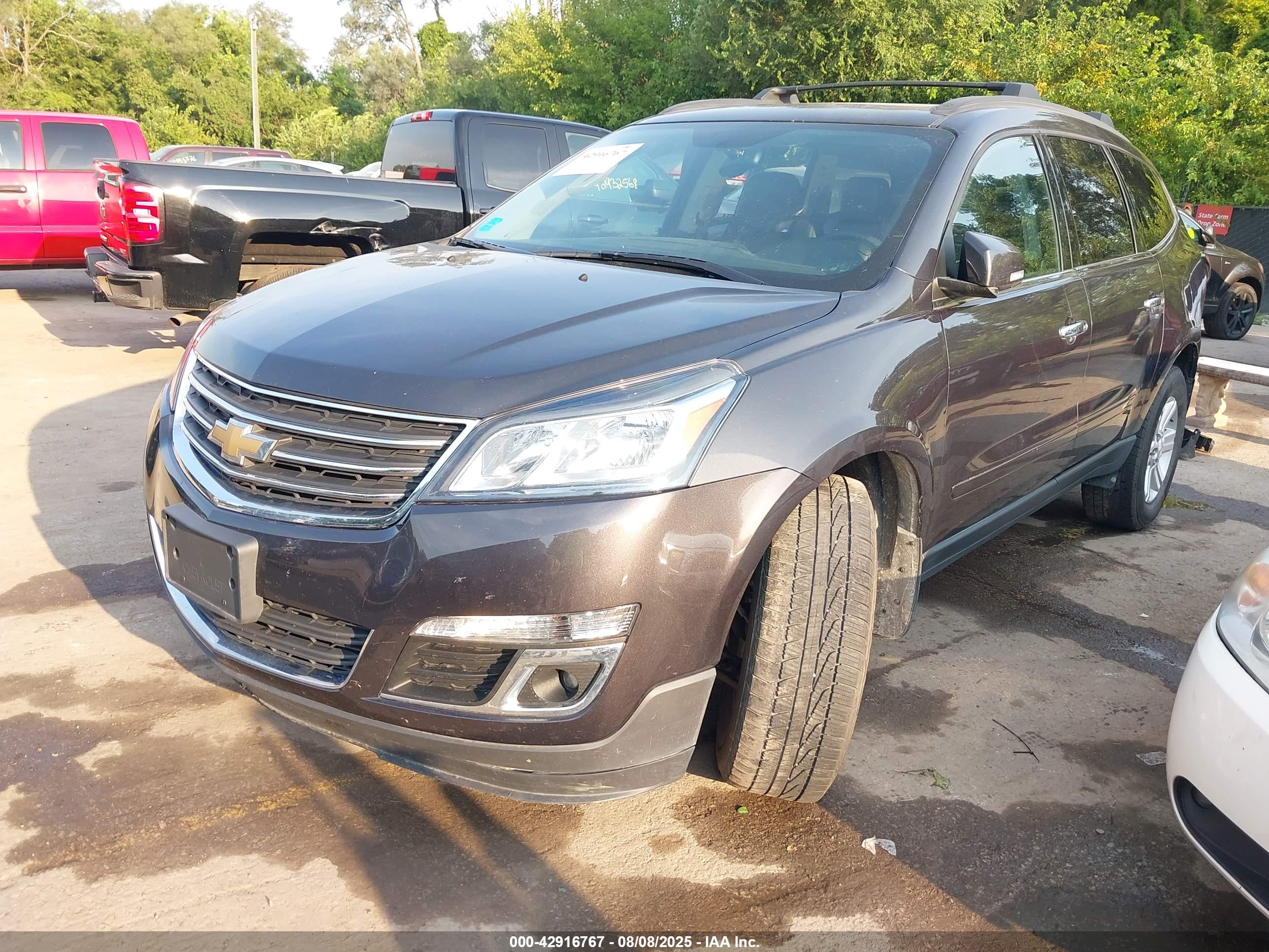 CHEVROLET TRAVERSE image 2