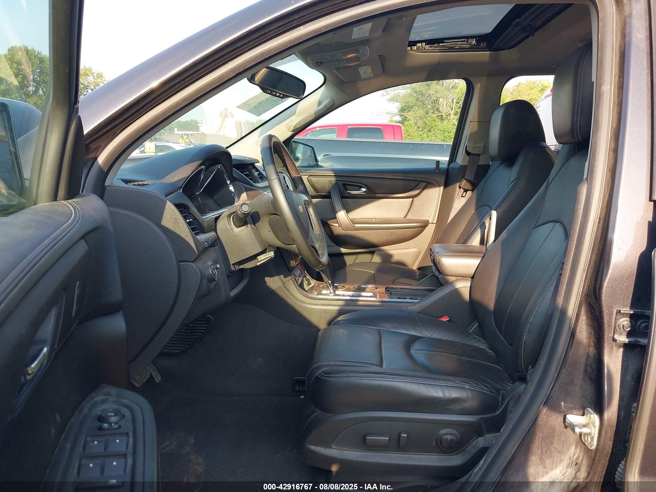 CHEVROLET TRAVERSE image 5
