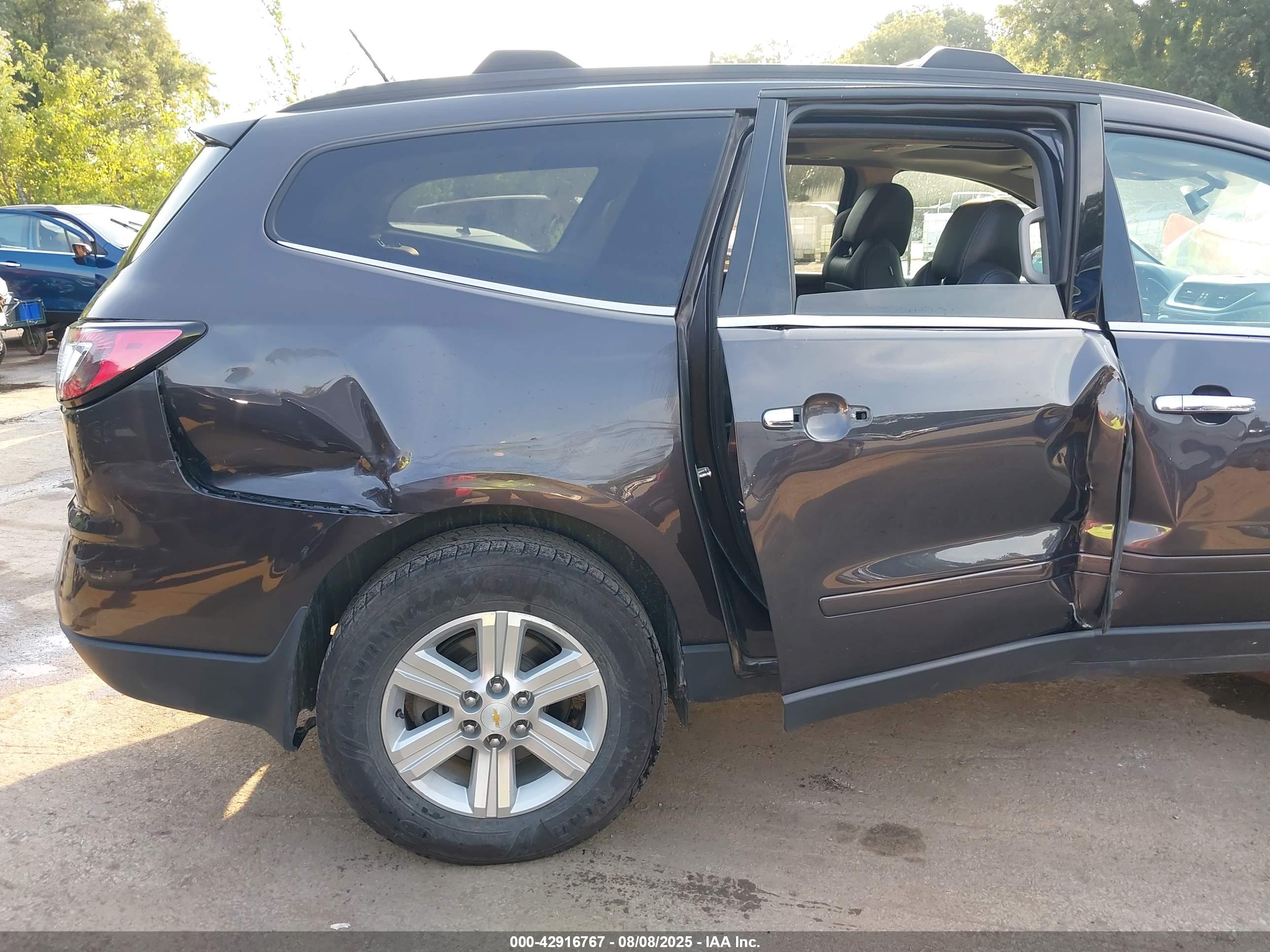 CHEVROLET TRAVERSE image 6