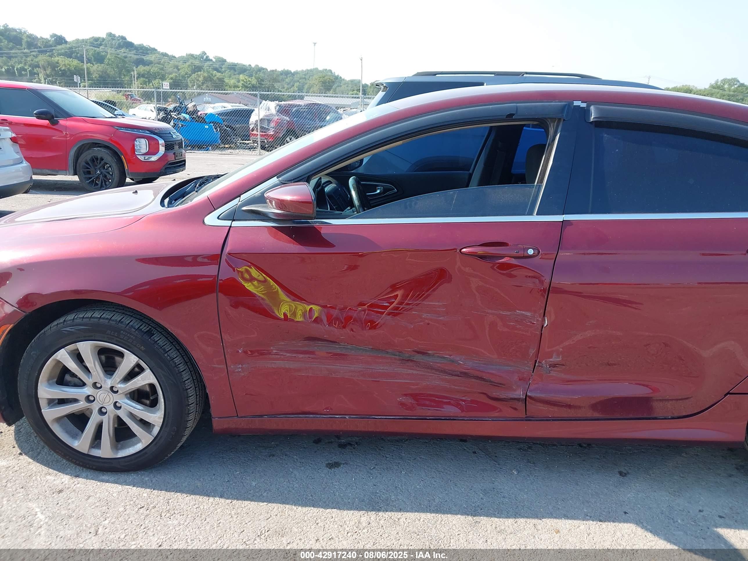 CHRYSLER 200 image 6