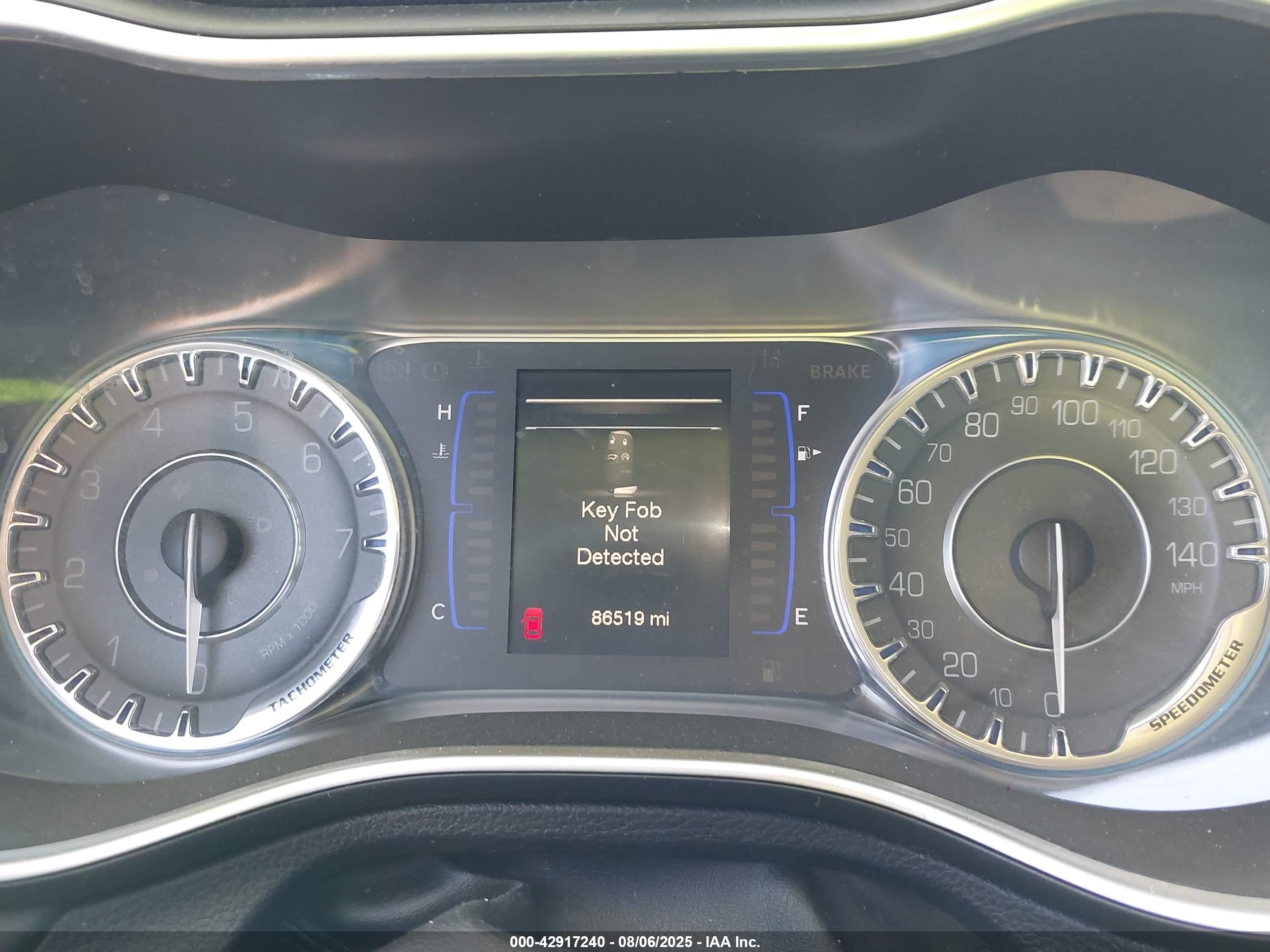 CHRYSLER 200 image 7
