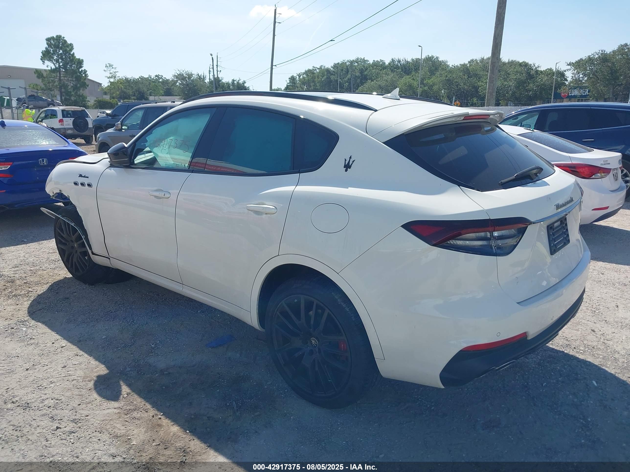 MASERATI LEVANTE image 3