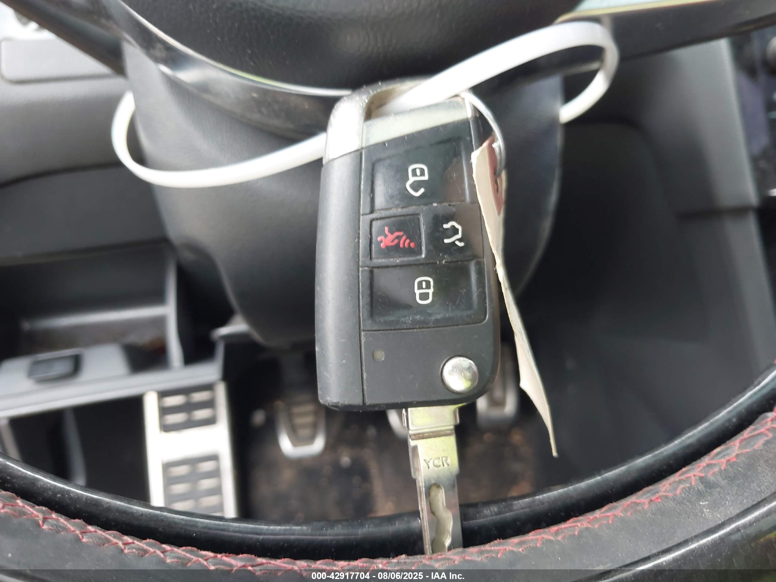 VOLKSWAGEN GOLF image 11