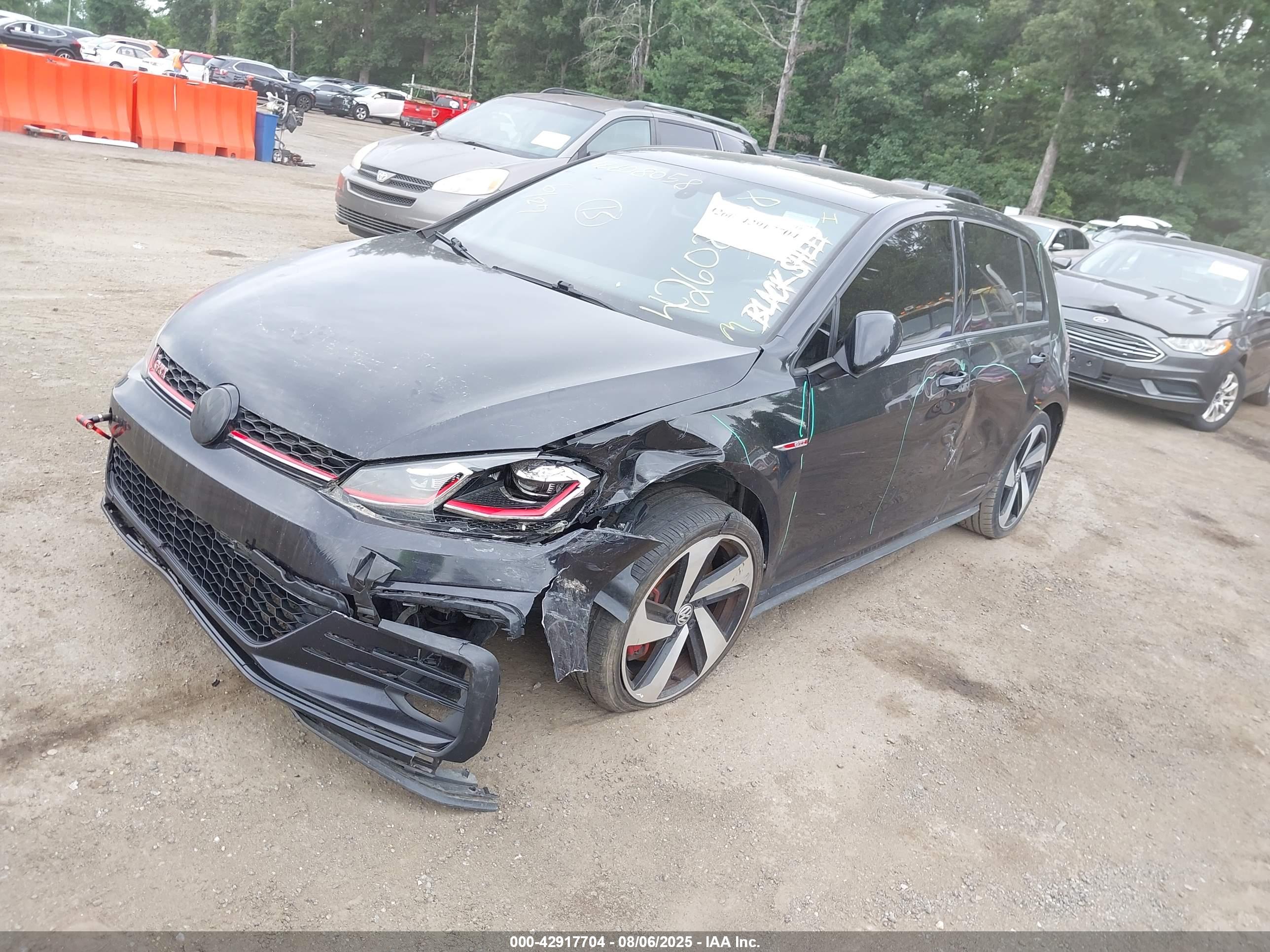 VOLKSWAGEN GOLF image 2