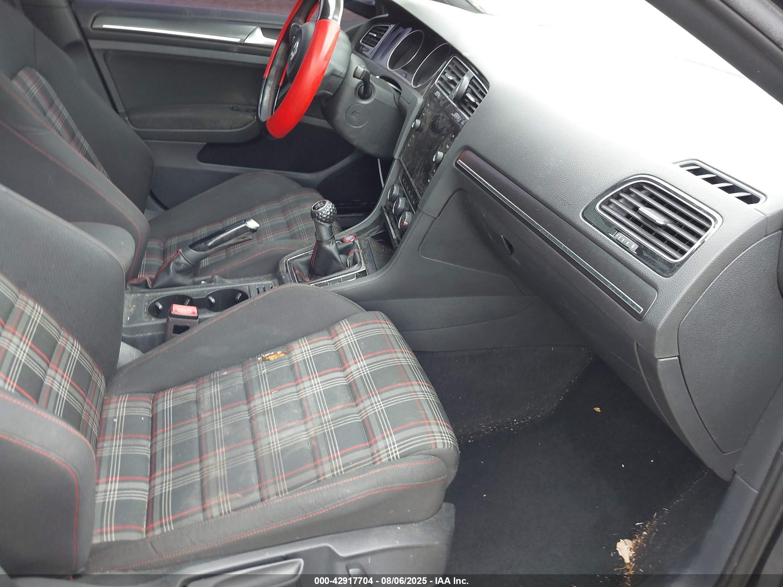 VOLKSWAGEN GOLF image 5