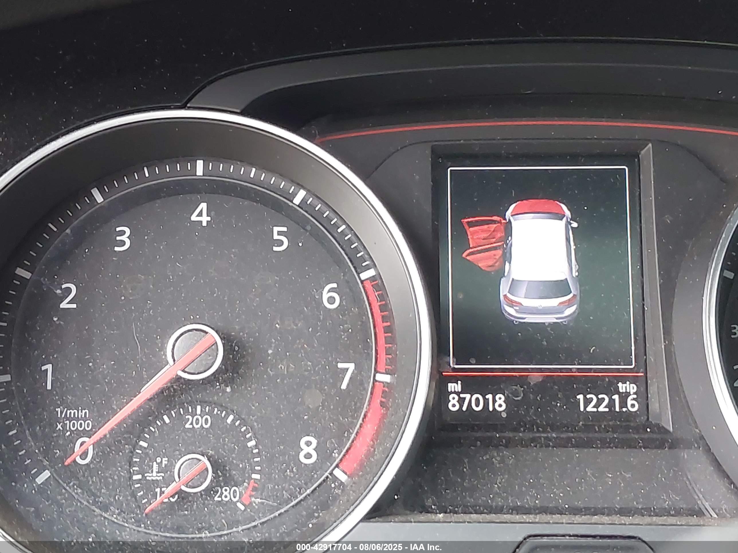 VOLKSWAGEN GOLF image 7