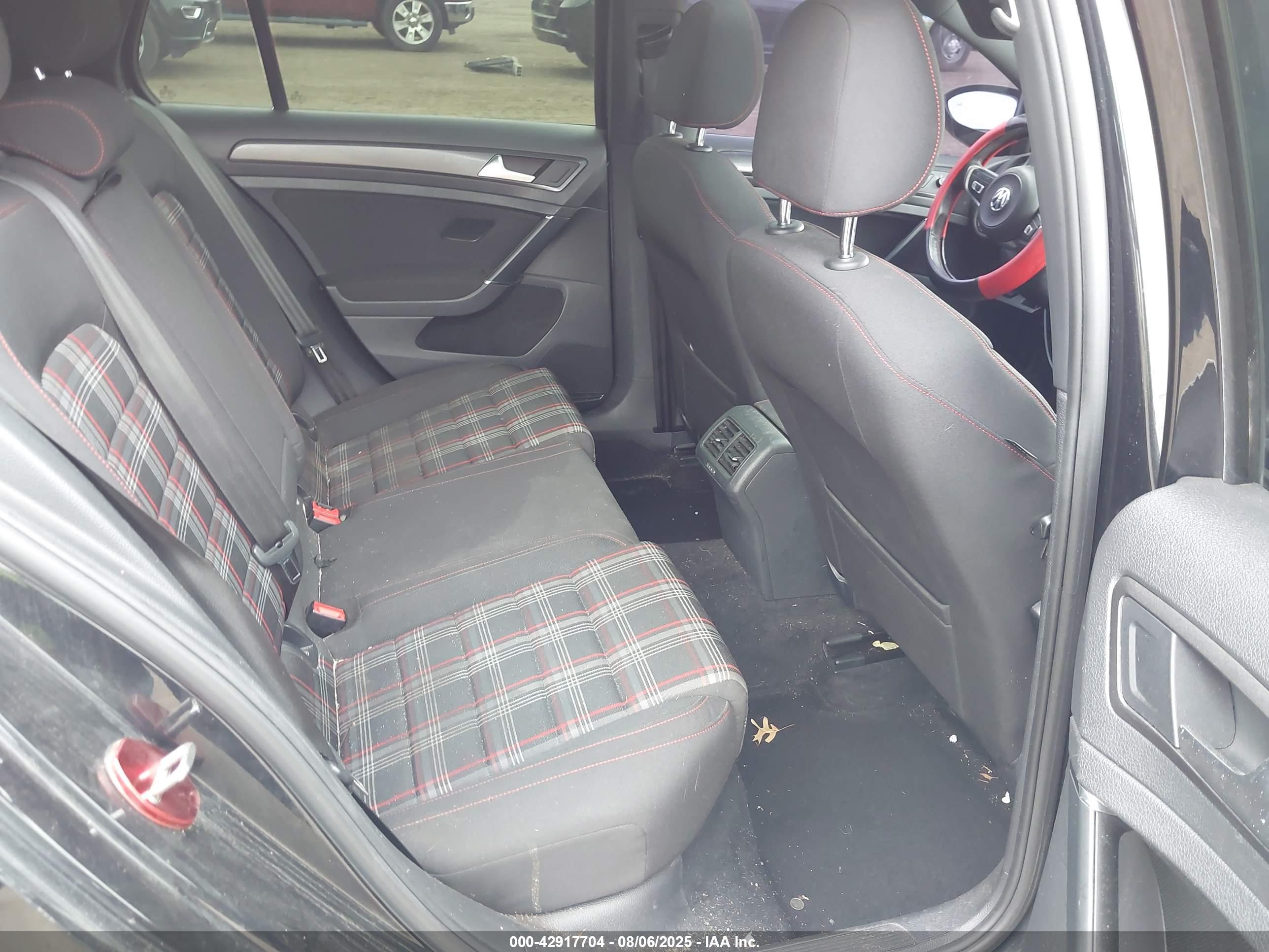 VOLKSWAGEN GOLF image 8