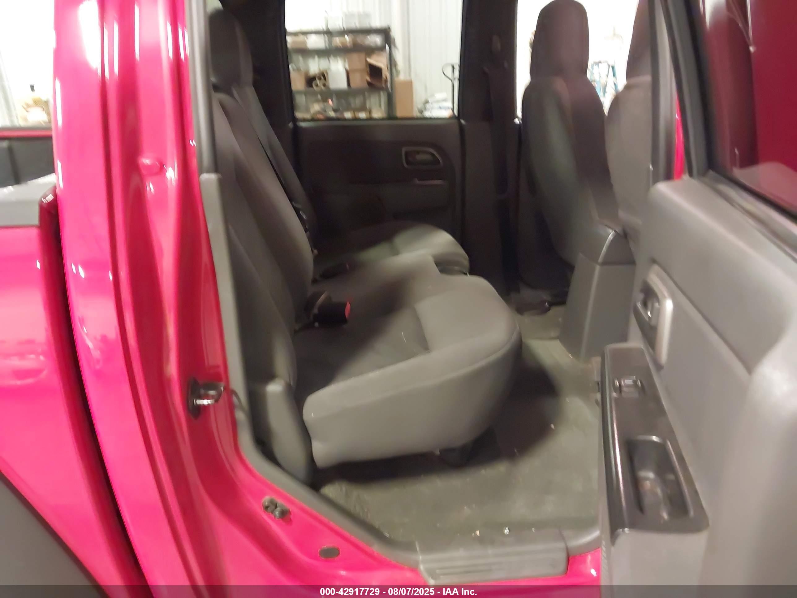 CHEVROLET COLORADO image 8