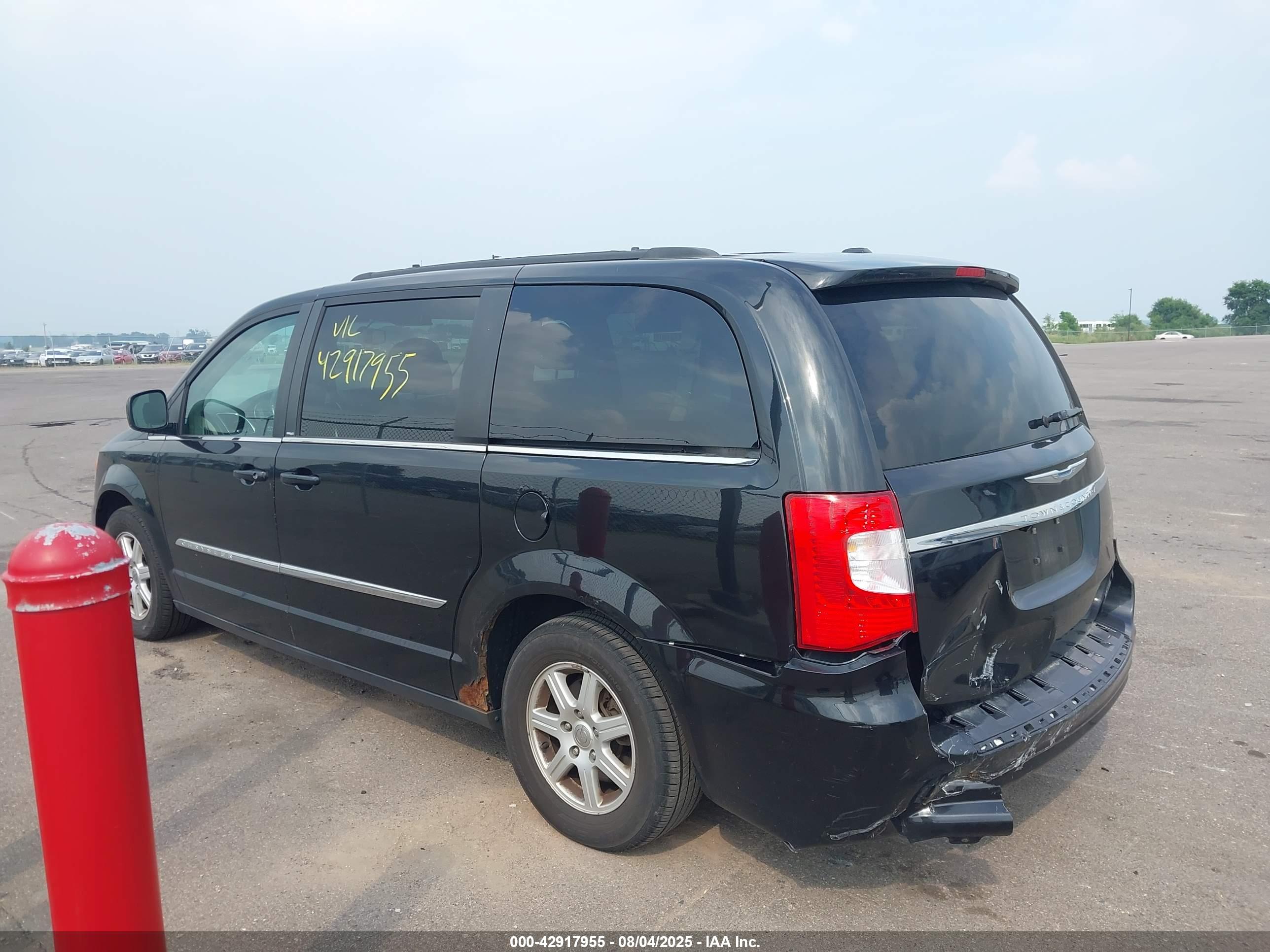 CHRYSLER TOWN image 3