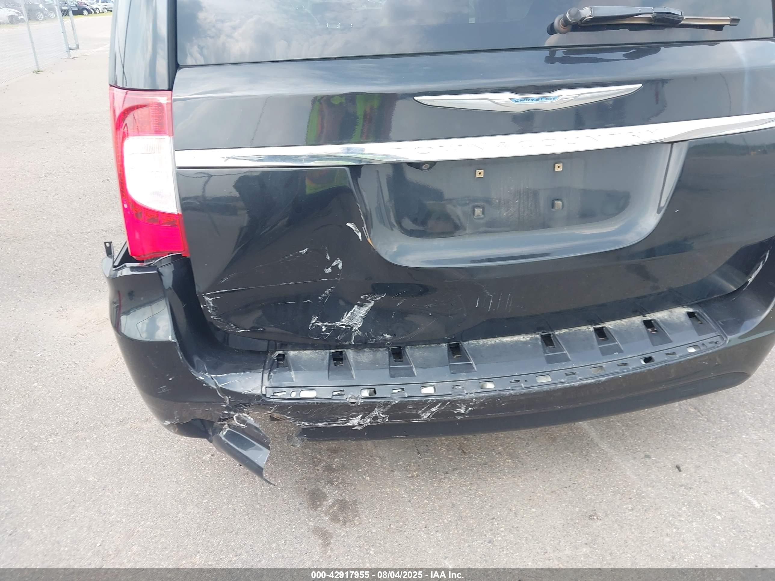 CHRYSLER TOWN image 6