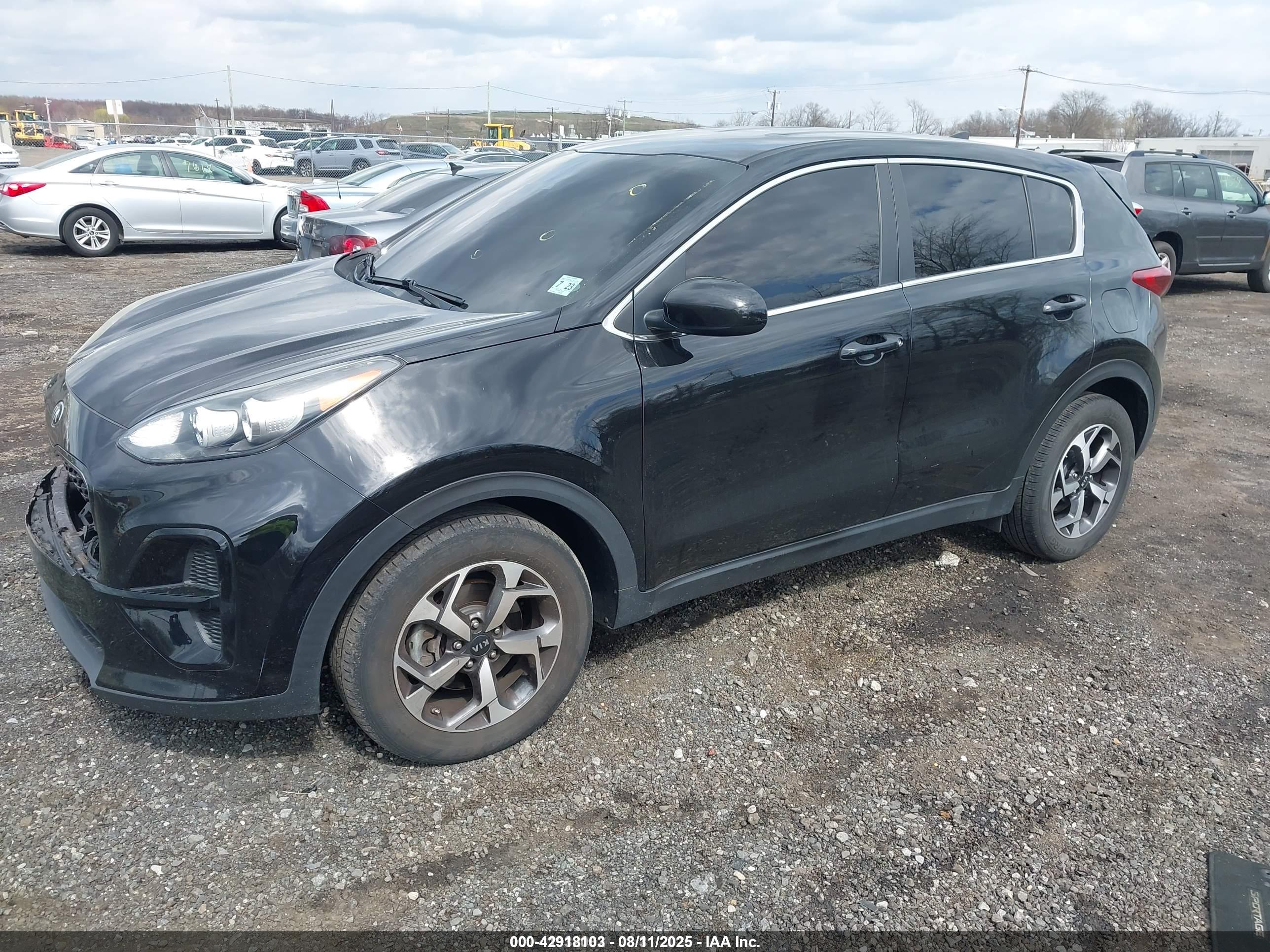 KIA SPORTAGE image 2