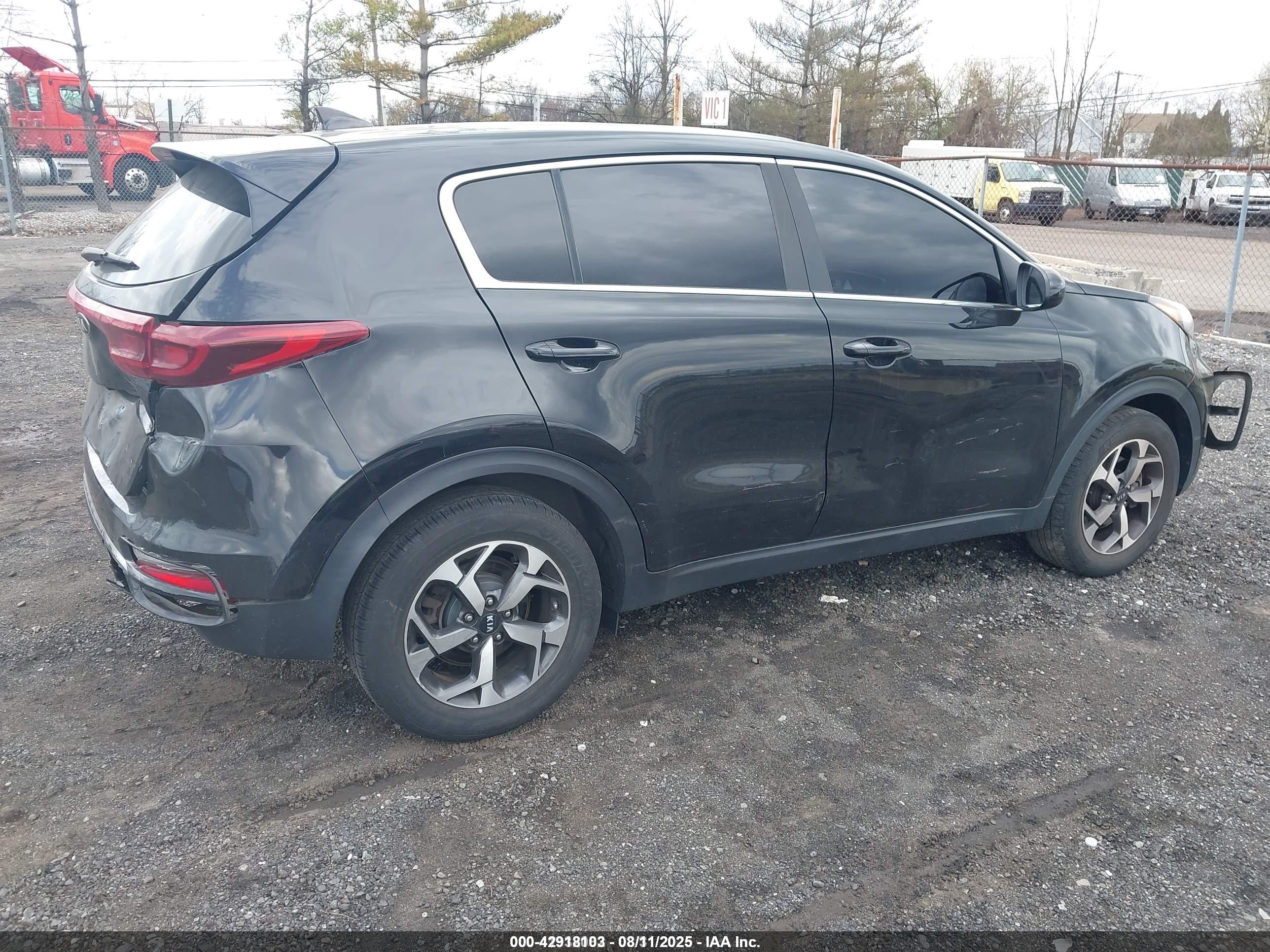 KIA SPORTAGE image 4