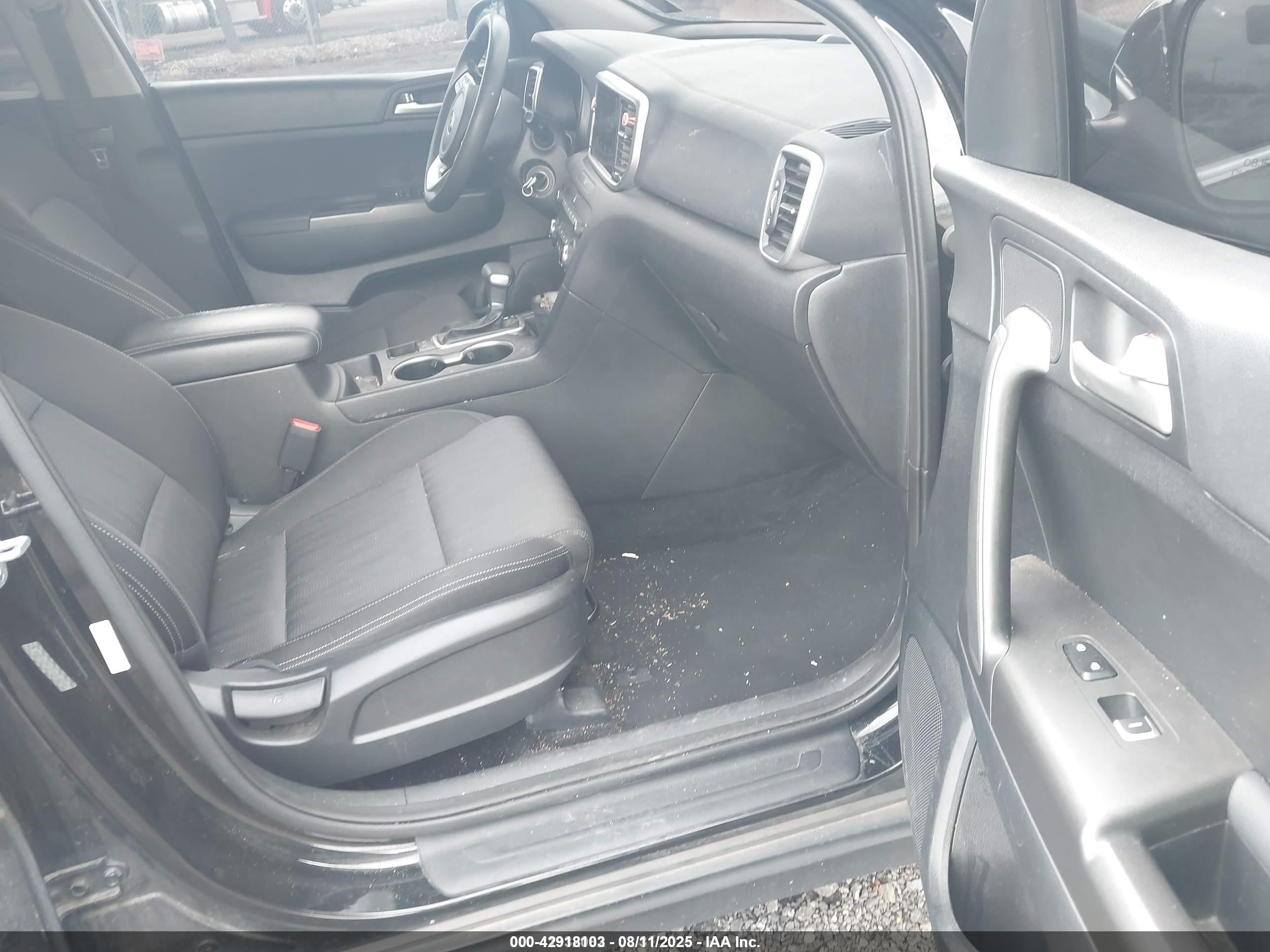 KIA SPORTAGE image 5