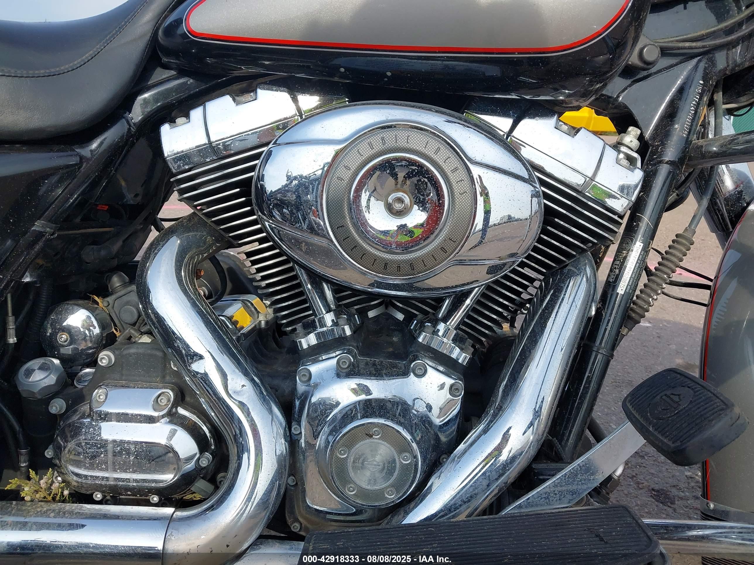 HARLEY-DAVIDSON FLHTC image 8