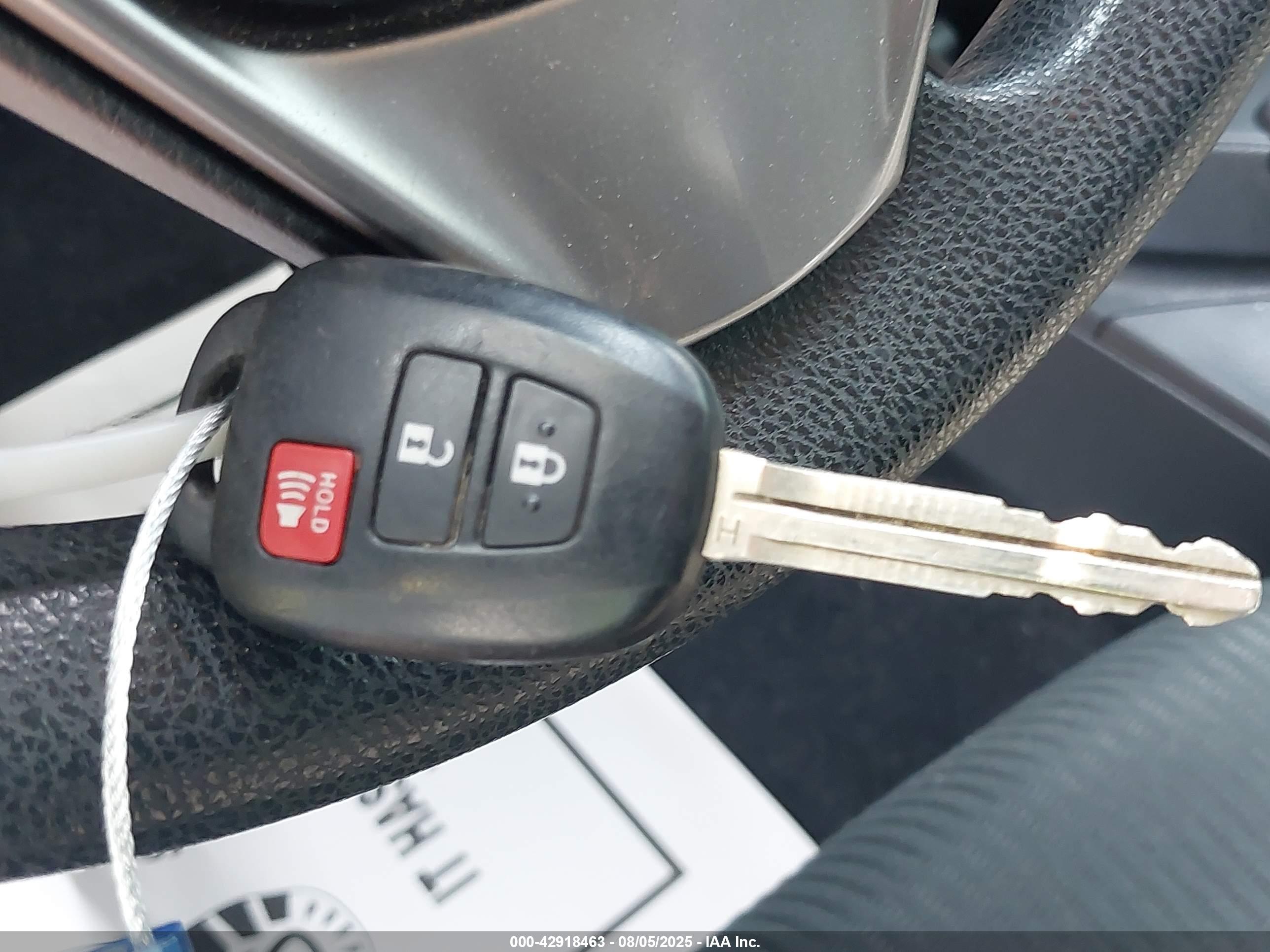 TOYOTA RAV4 image 11