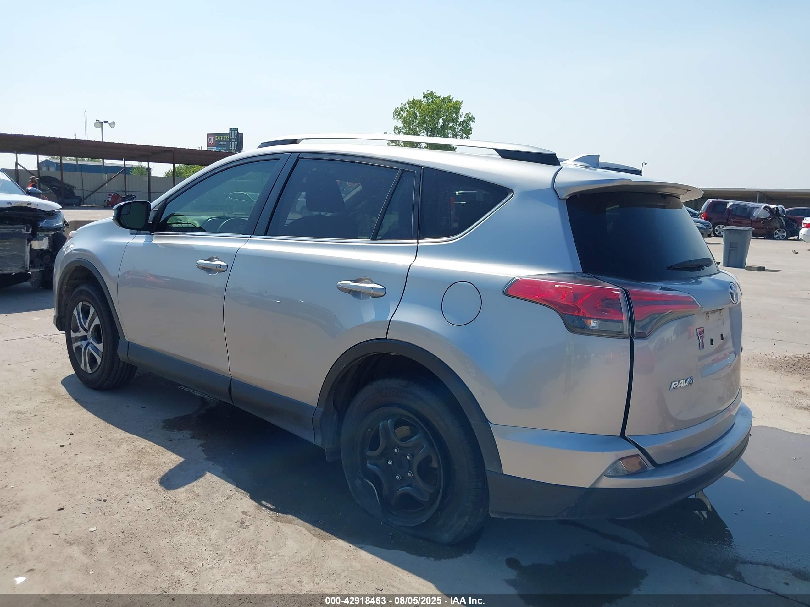TOYOTA RAV4 image 3