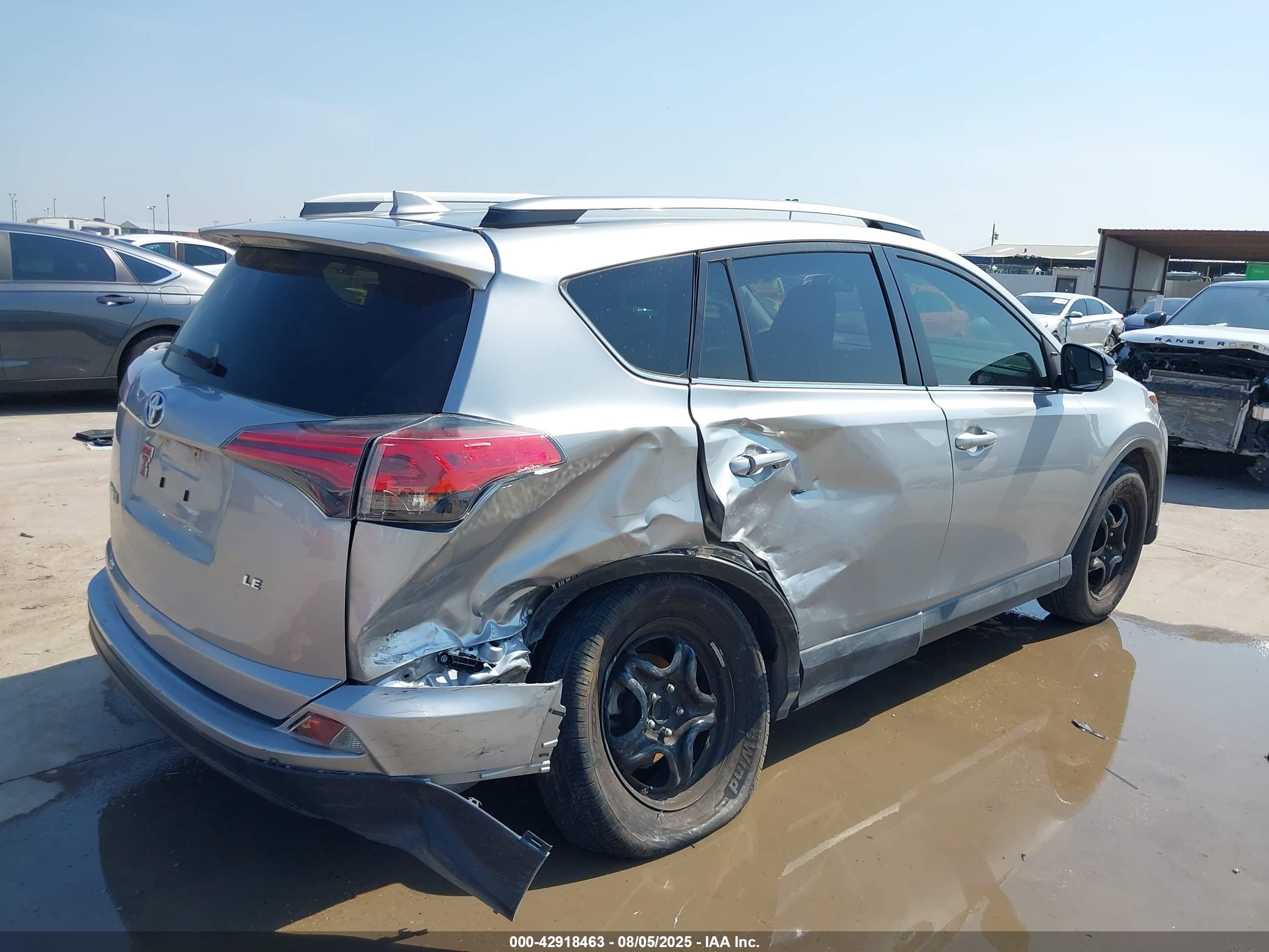 TOYOTA RAV4 image 4