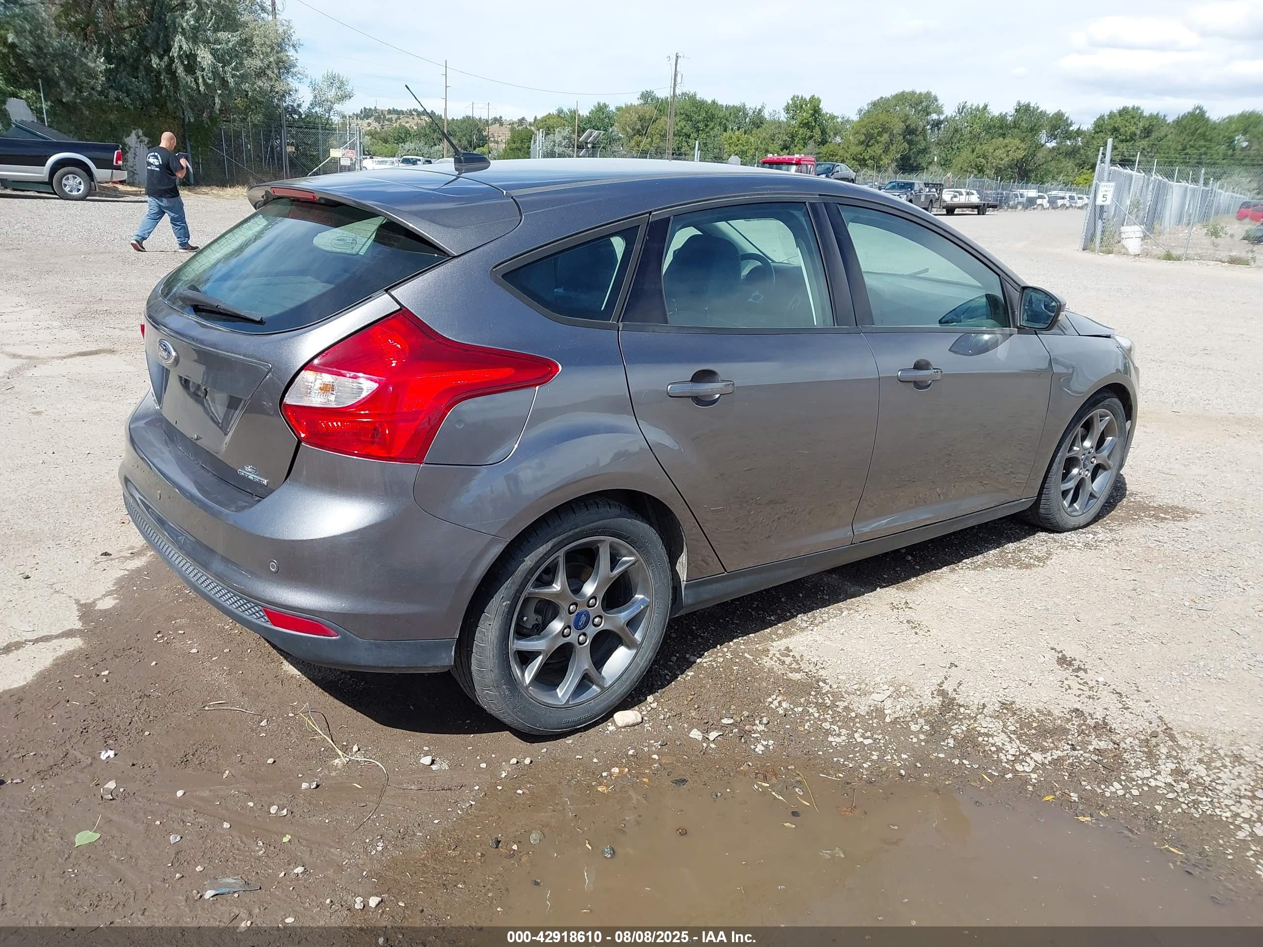 FORD FOCUS image 4