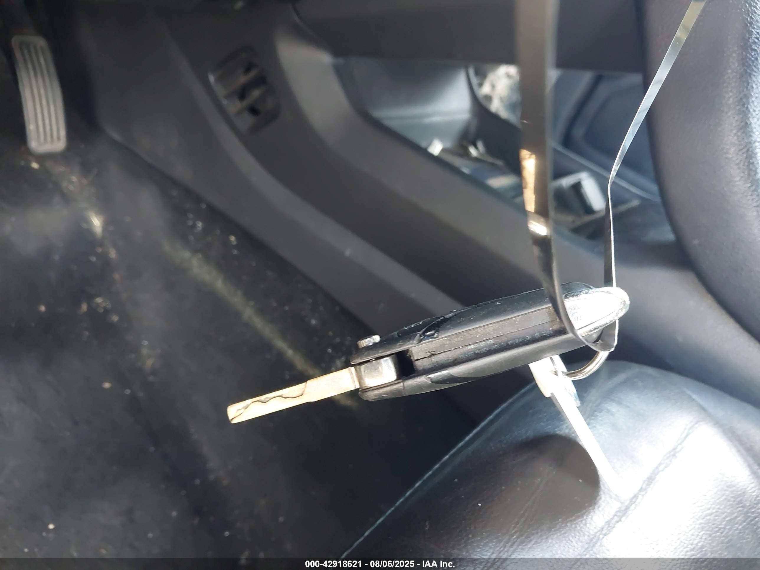 FORD FUSION image 11