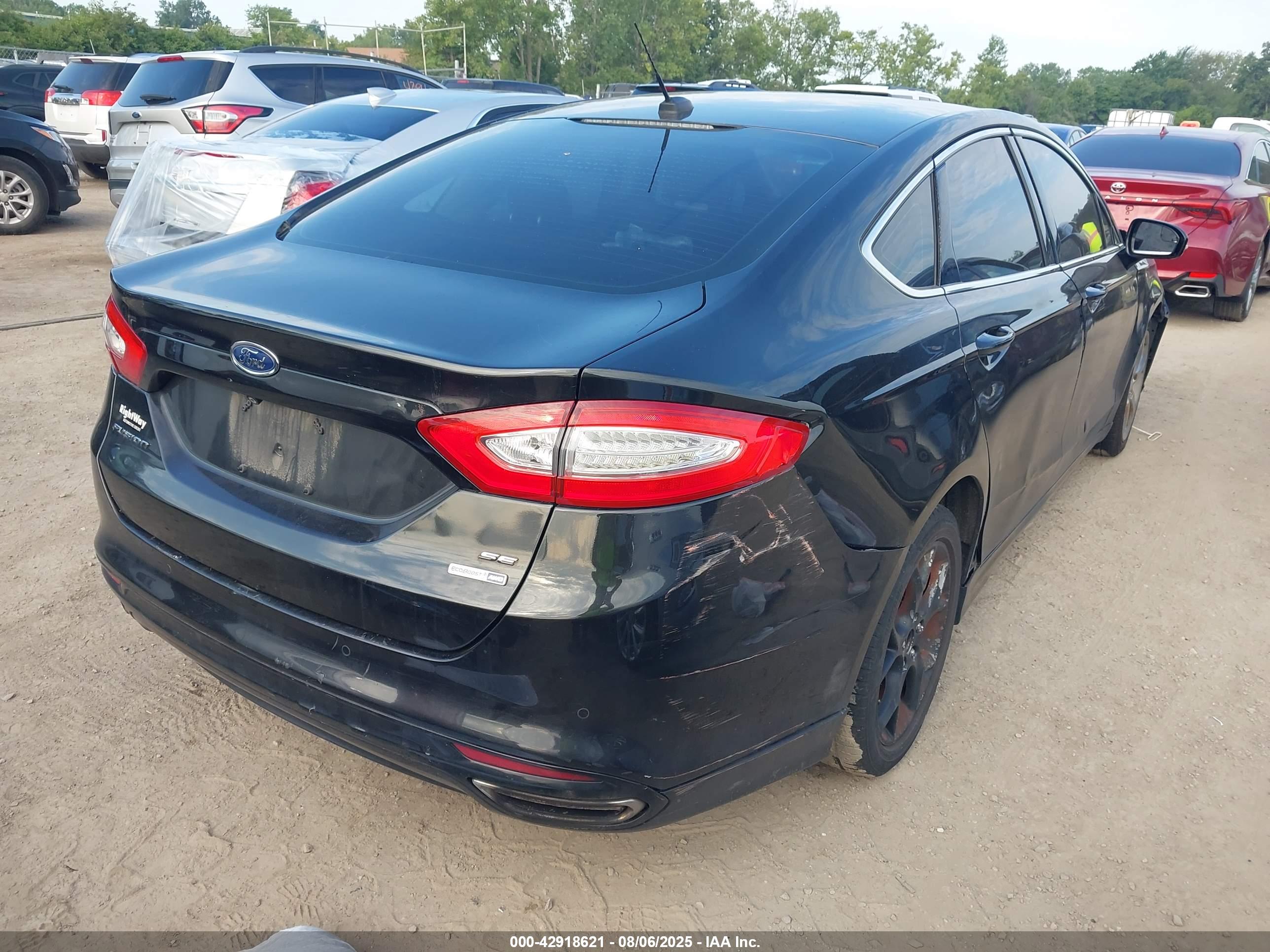 FORD FUSION image 4