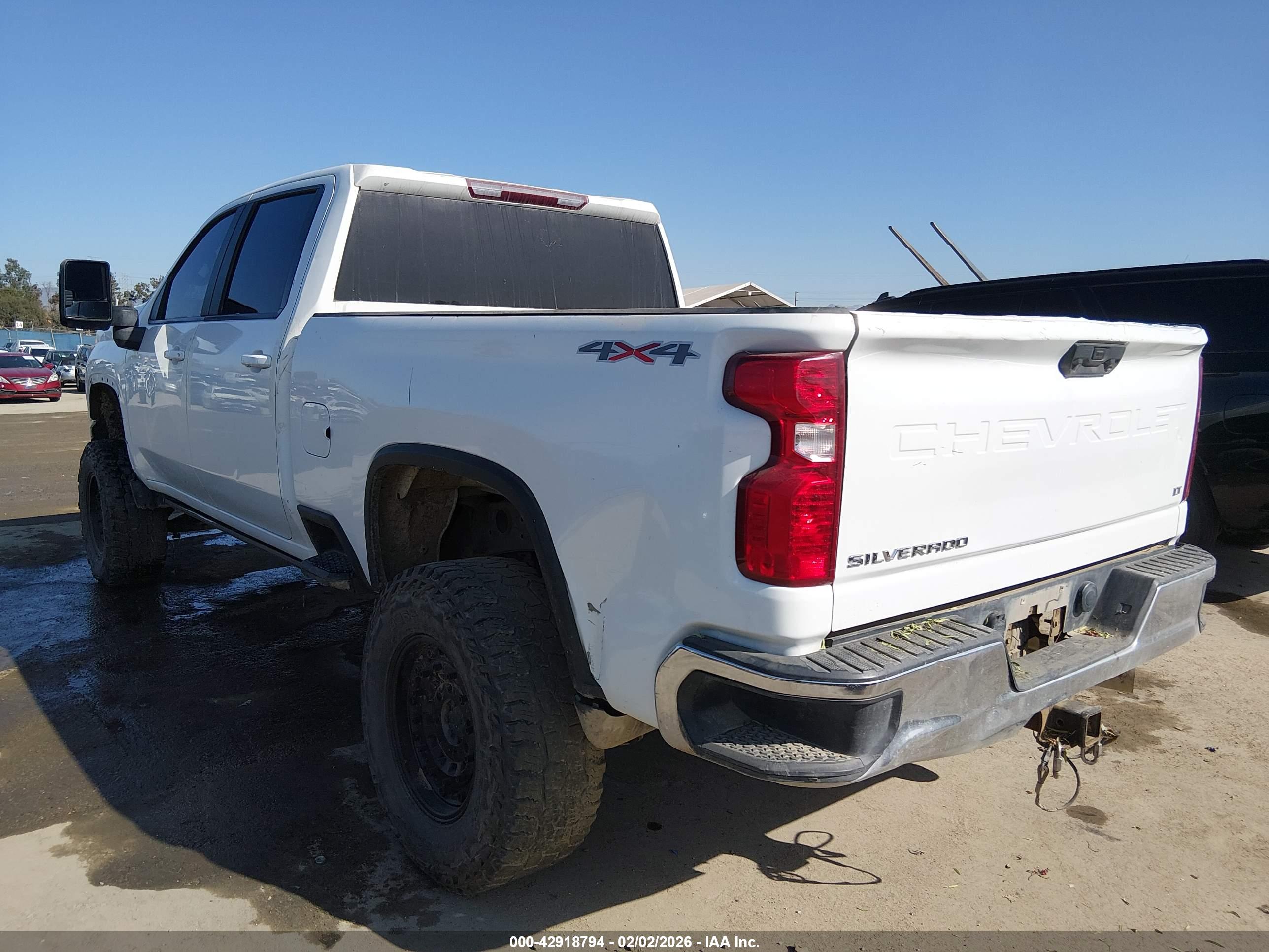 CHEVROLET SILVERADO image 3
