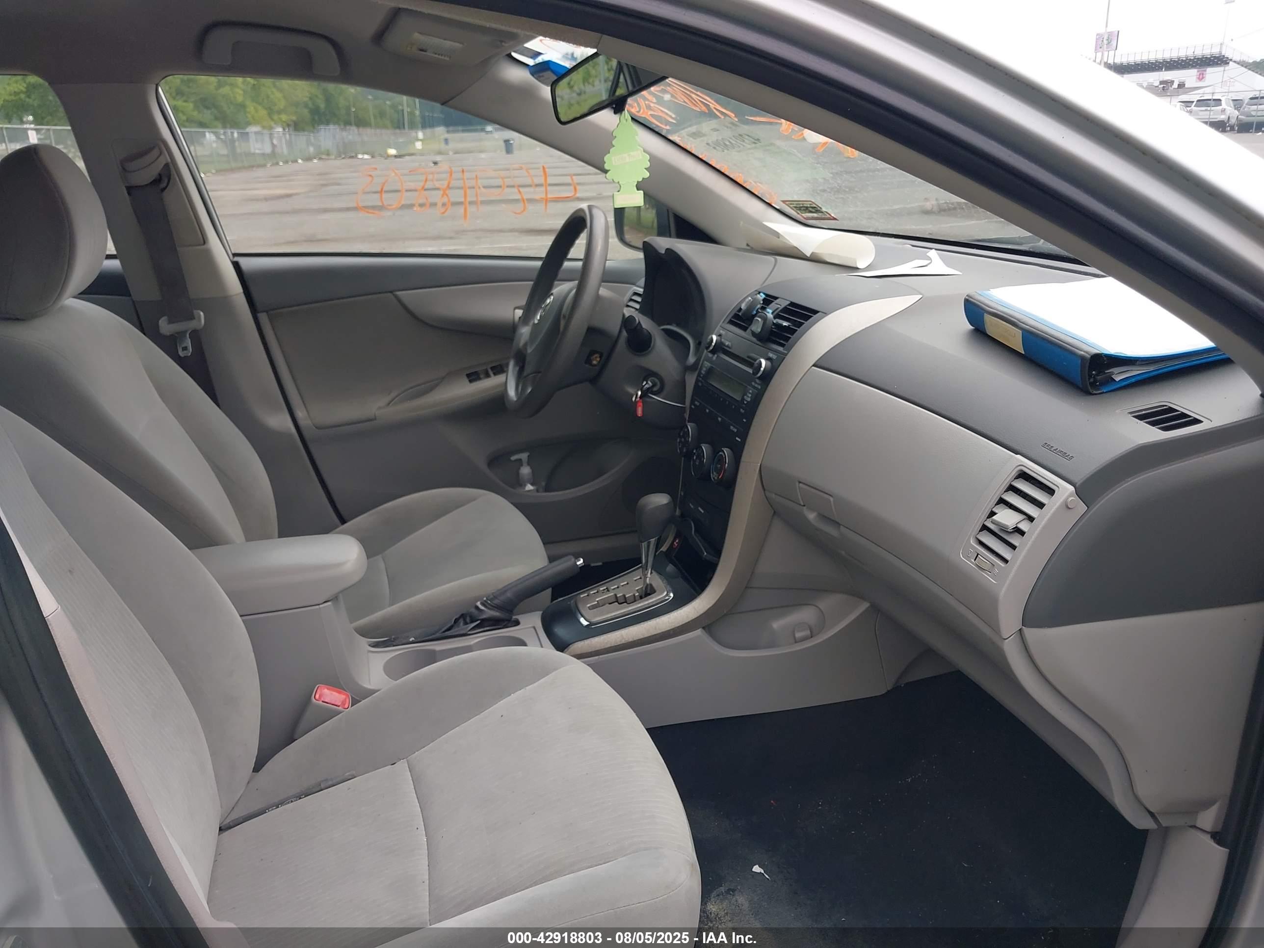 TOYOTA COROLLA image 5