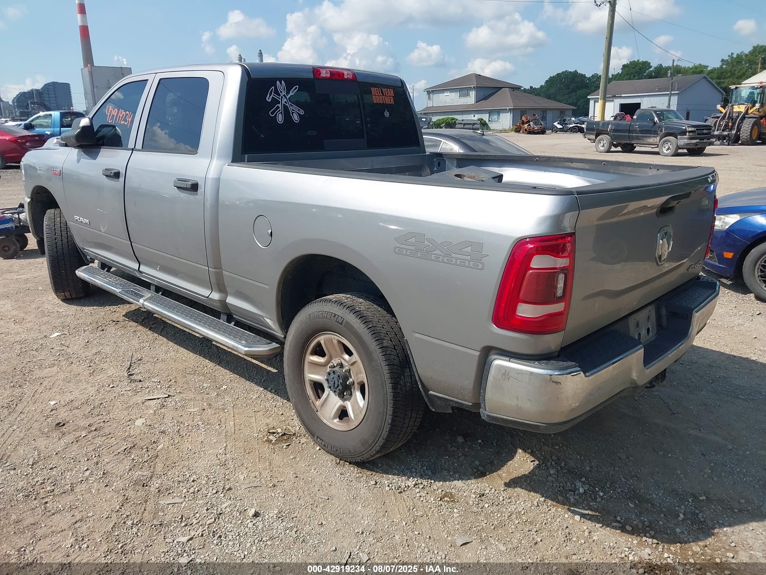 RAM 2500 image 3