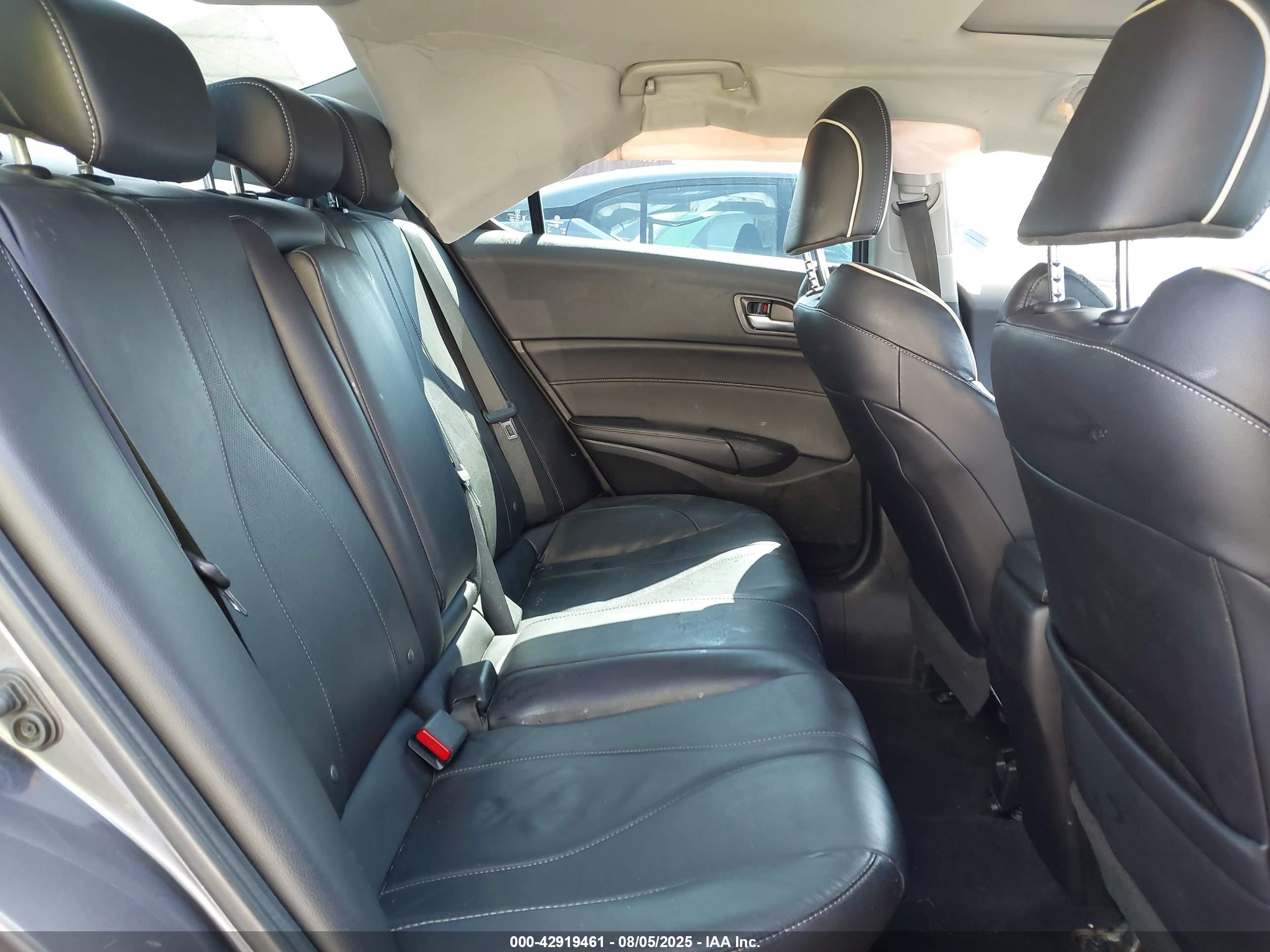 ACURA ILX image 8