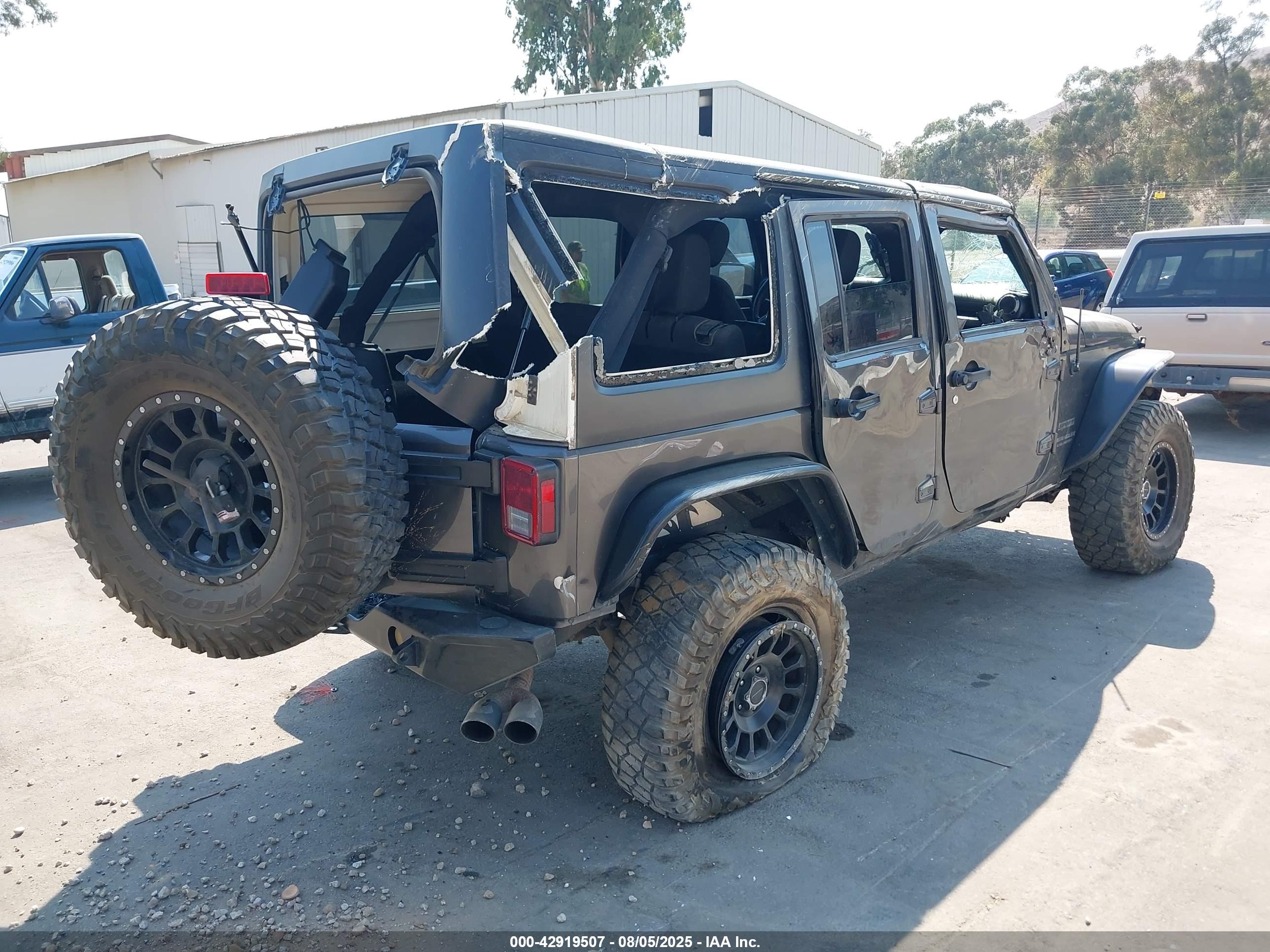 JEEP WRANGLER image 4