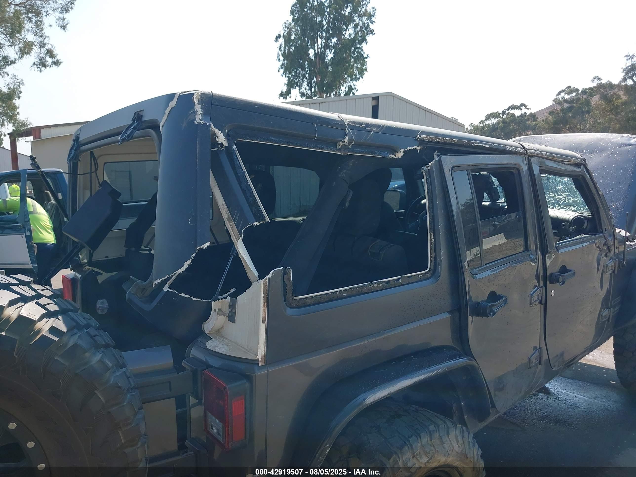JEEP WRANGLER image 6