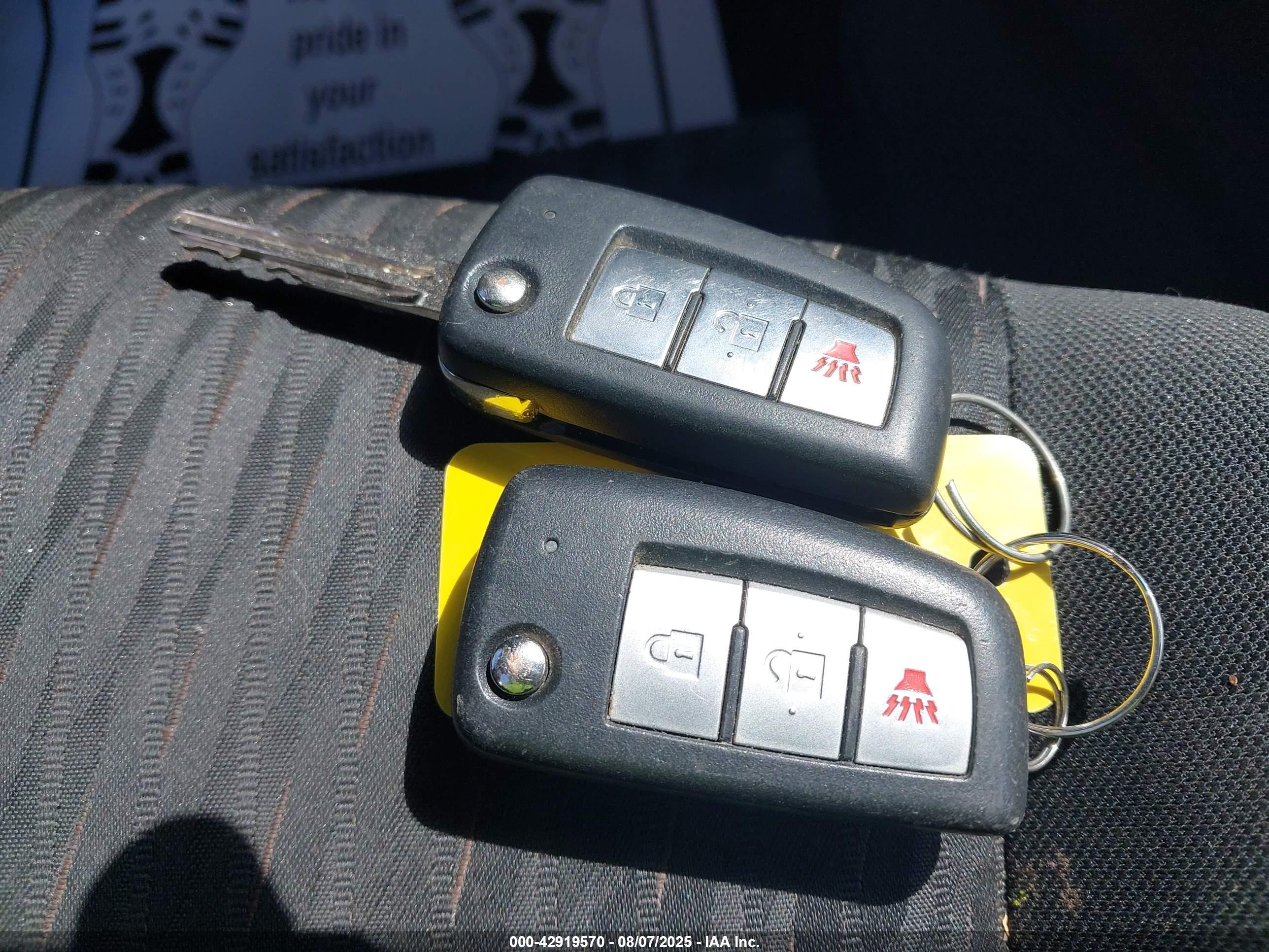 NISSAN ROGUE image 11