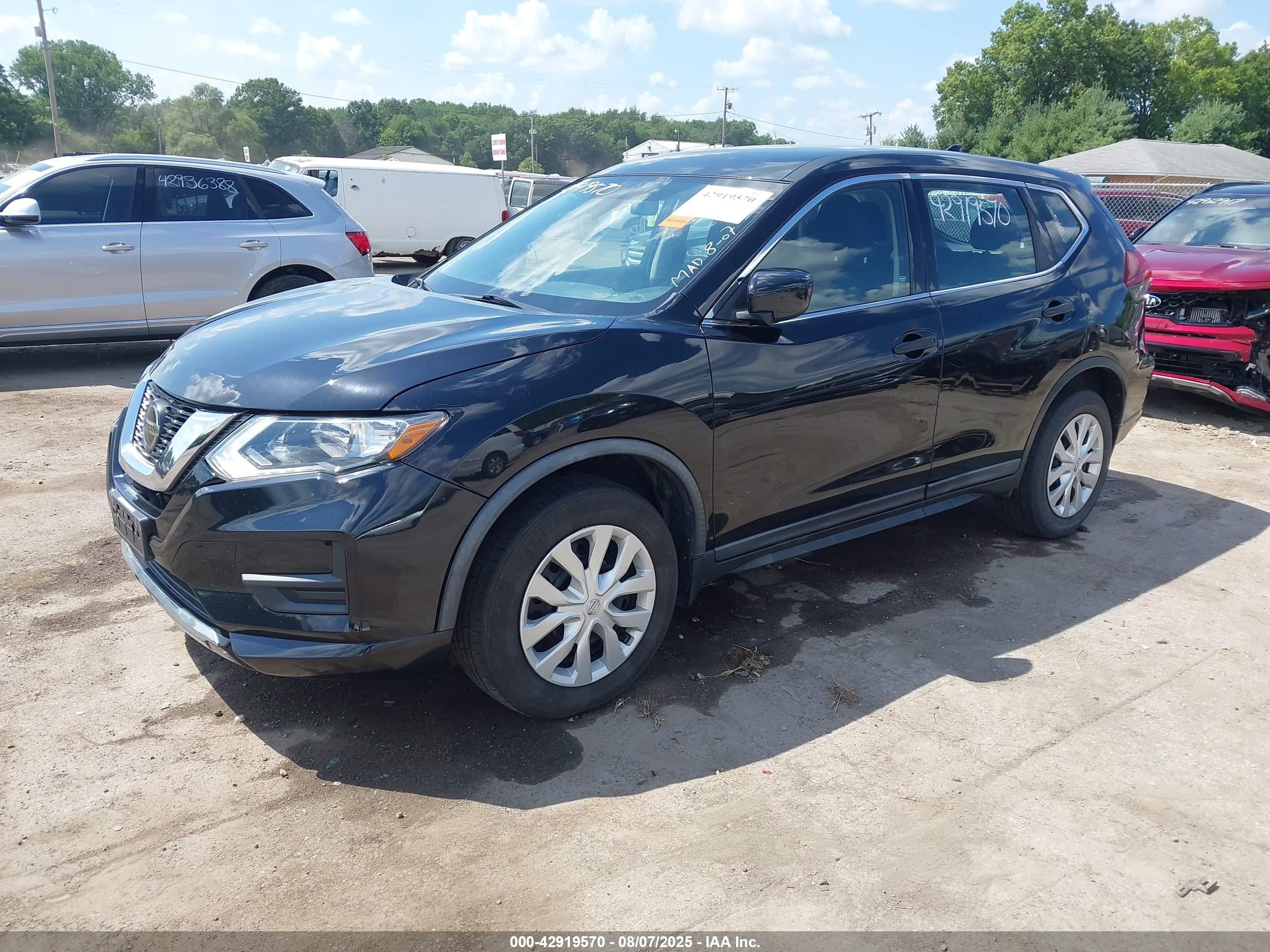 NISSAN ROGUE image 2