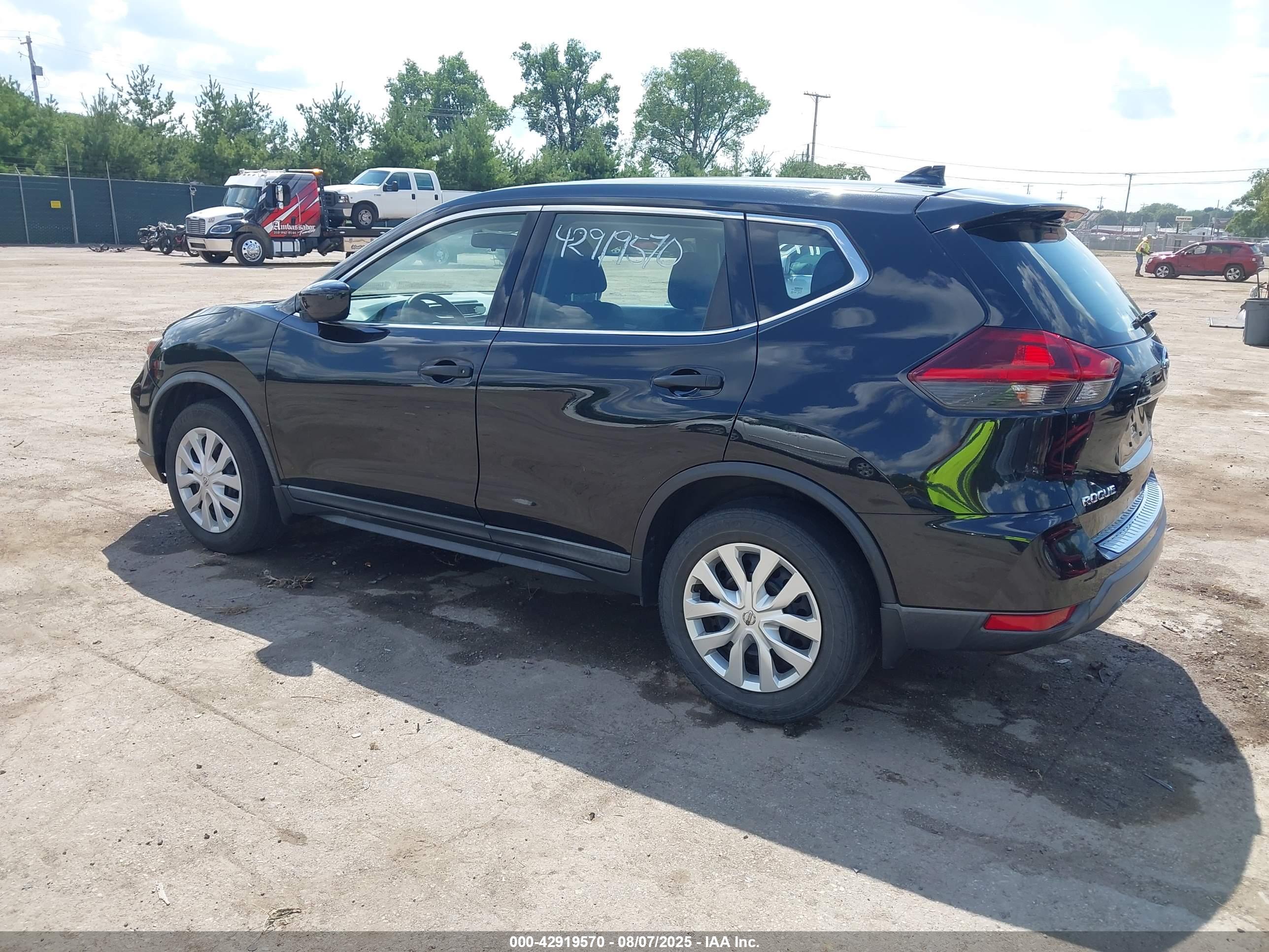 NISSAN ROGUE image 3