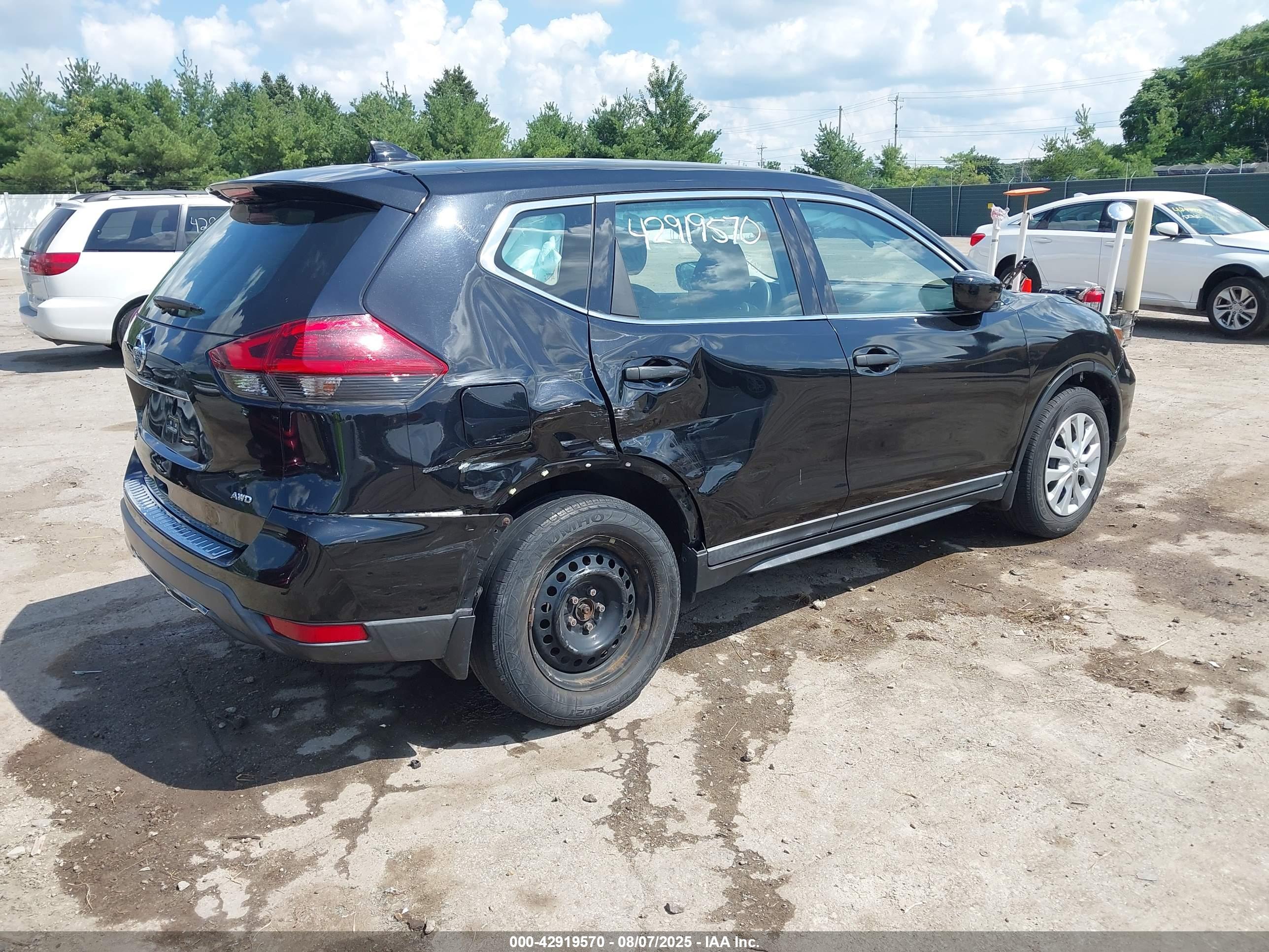 NISSAN ROGUE image 4