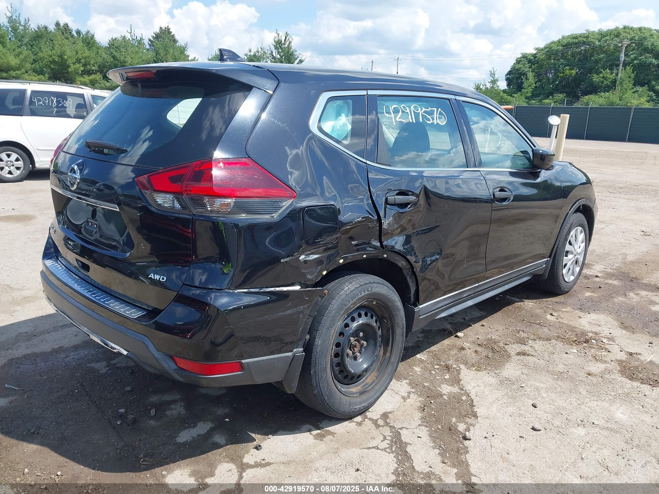 NISSAN ROGUE image 6