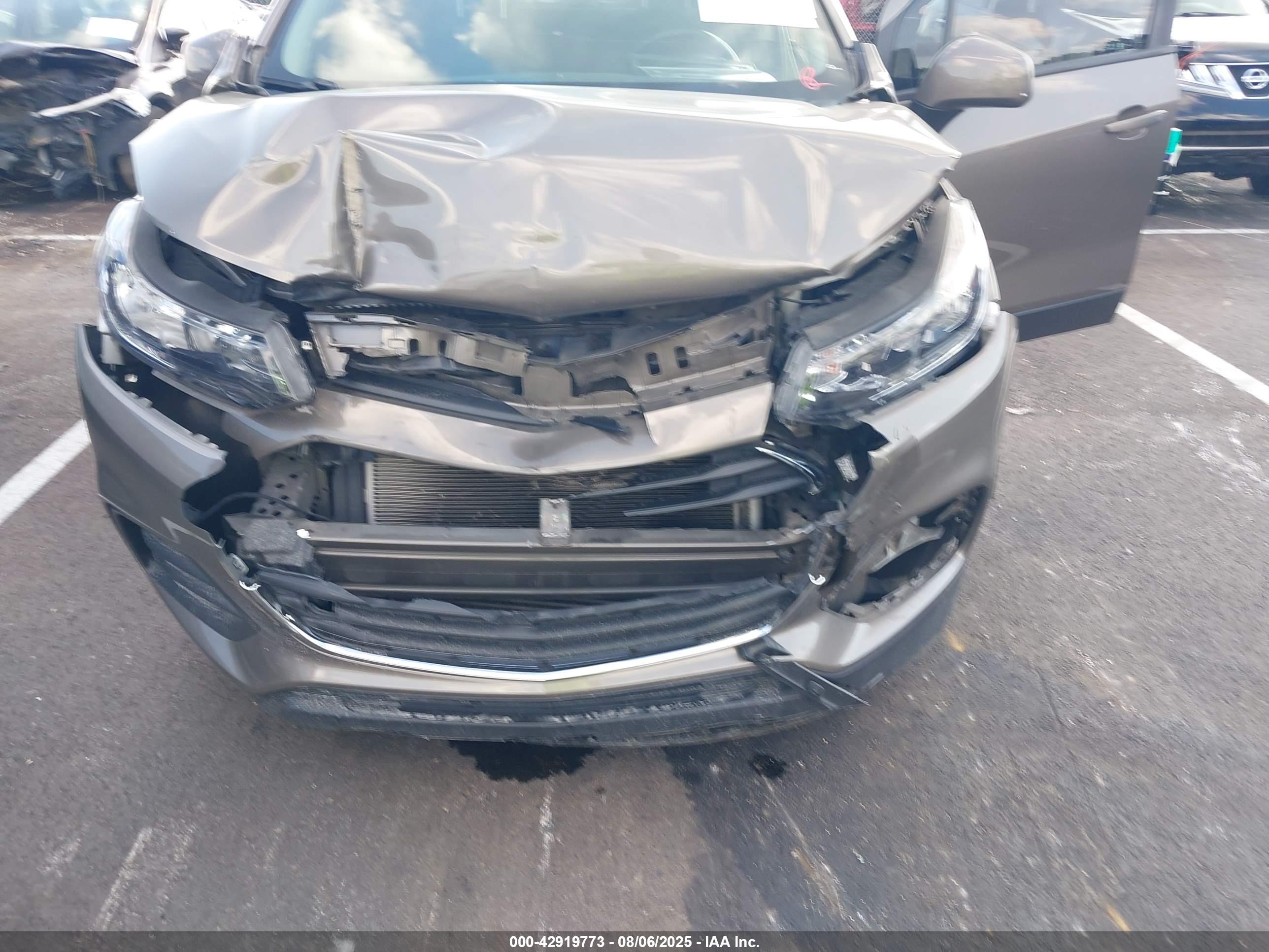CHEVROLET TRAX image 6