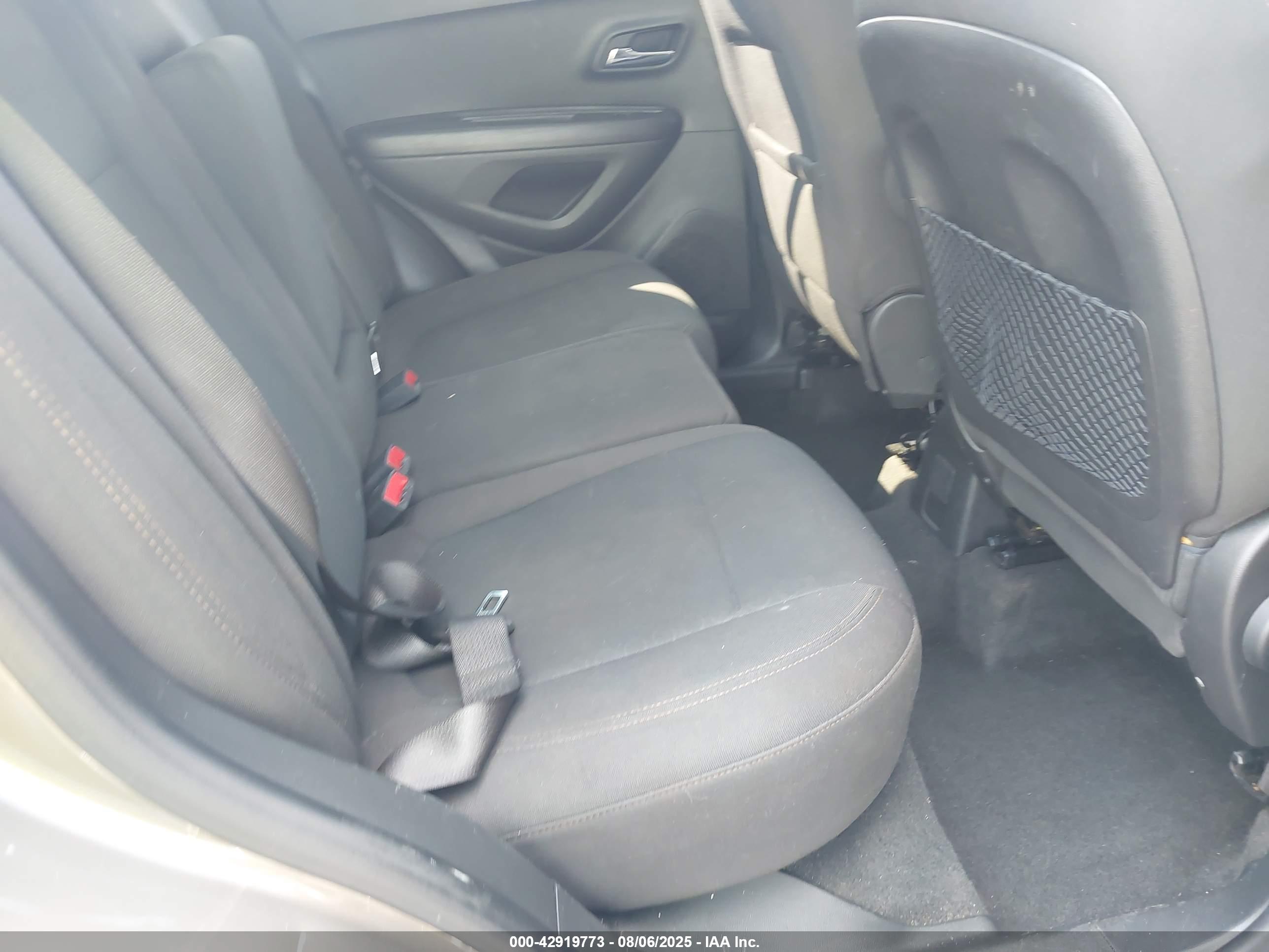 CHEVROLET TRAX image 8
