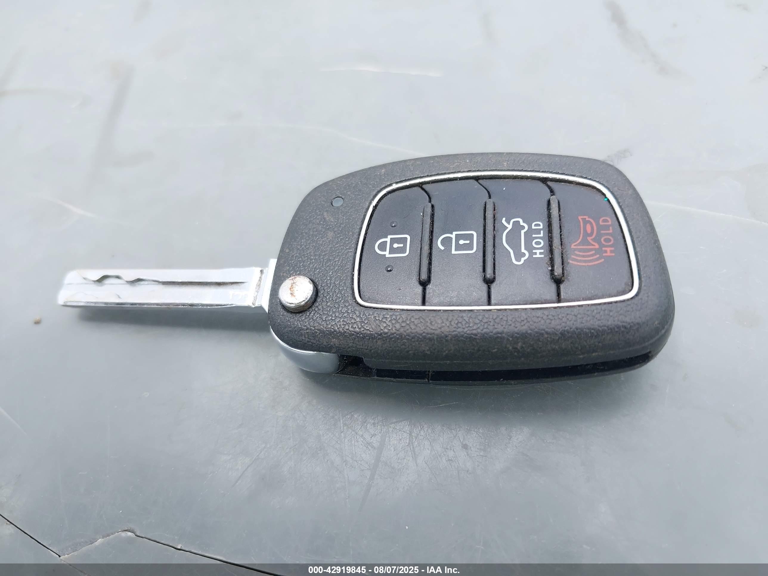 HYUNDAI SONATA image 11