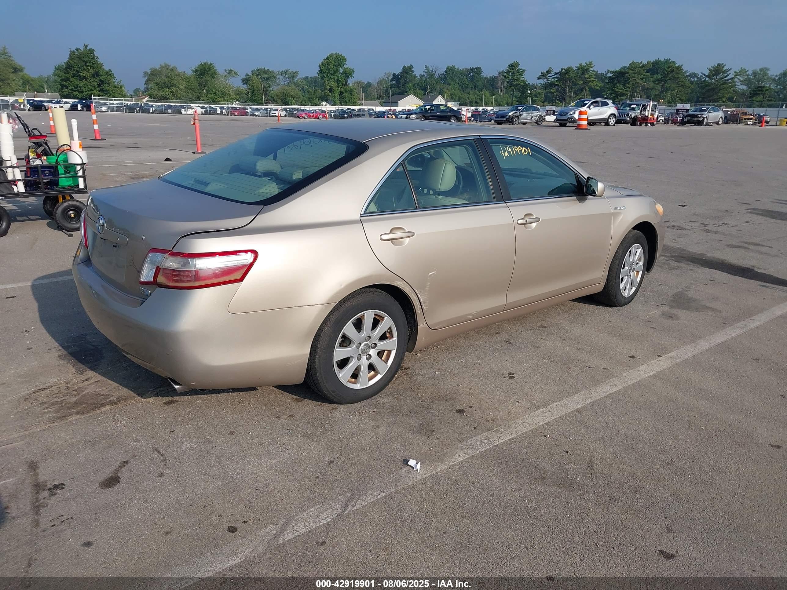 TOYOTA CAMRY image 4