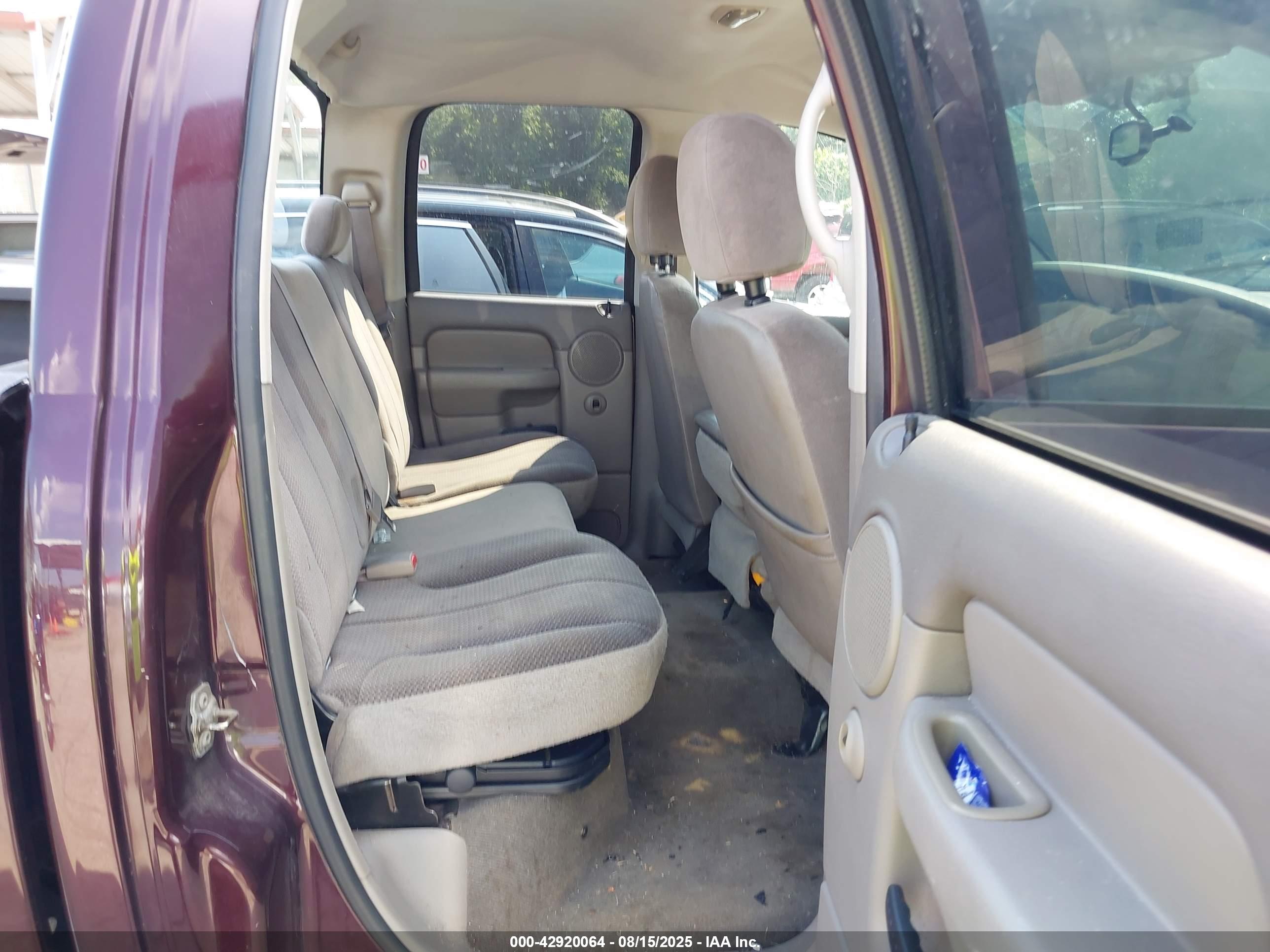 DODGE RAM image 8
