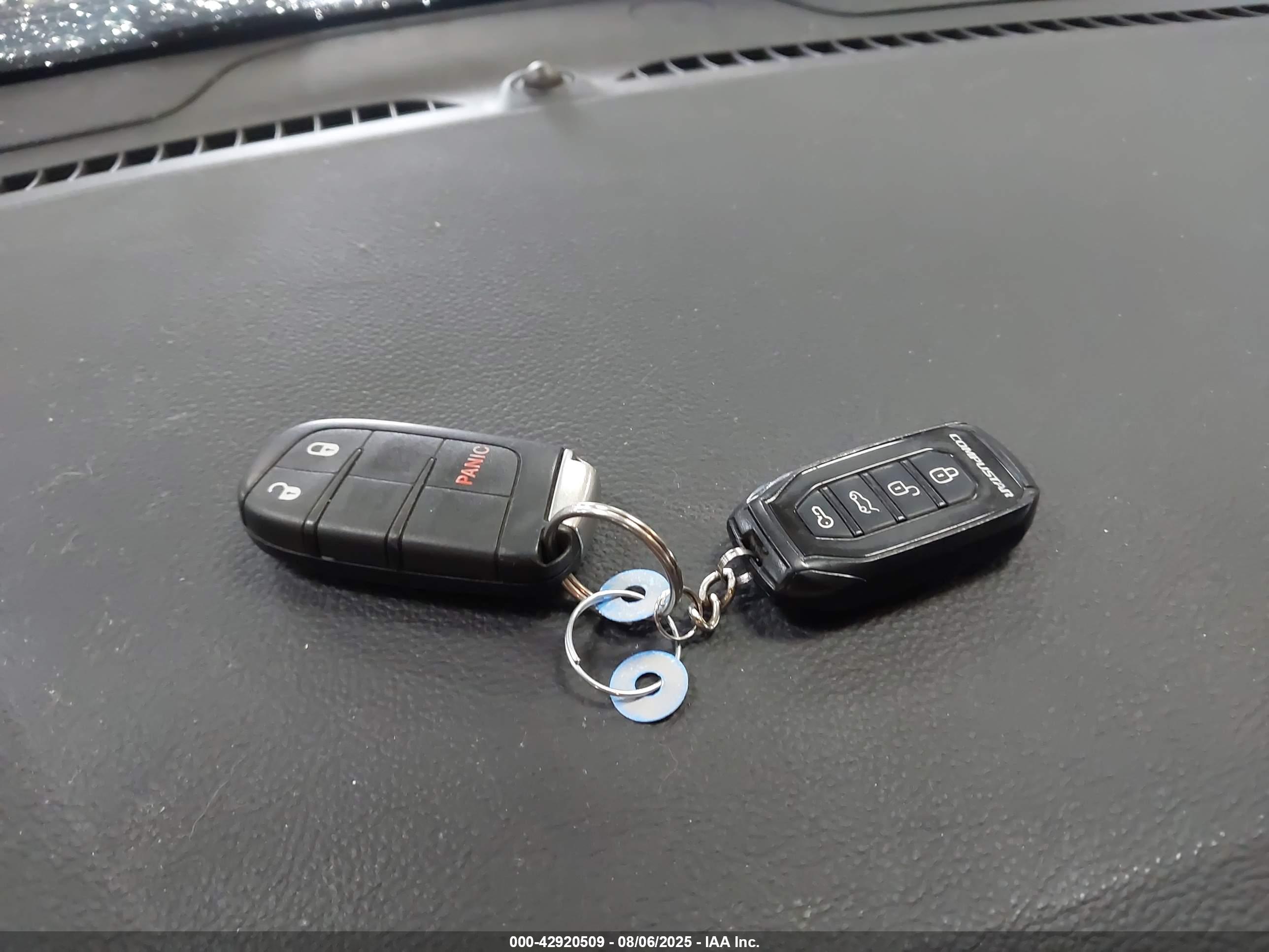 JEEP GRAND image 11