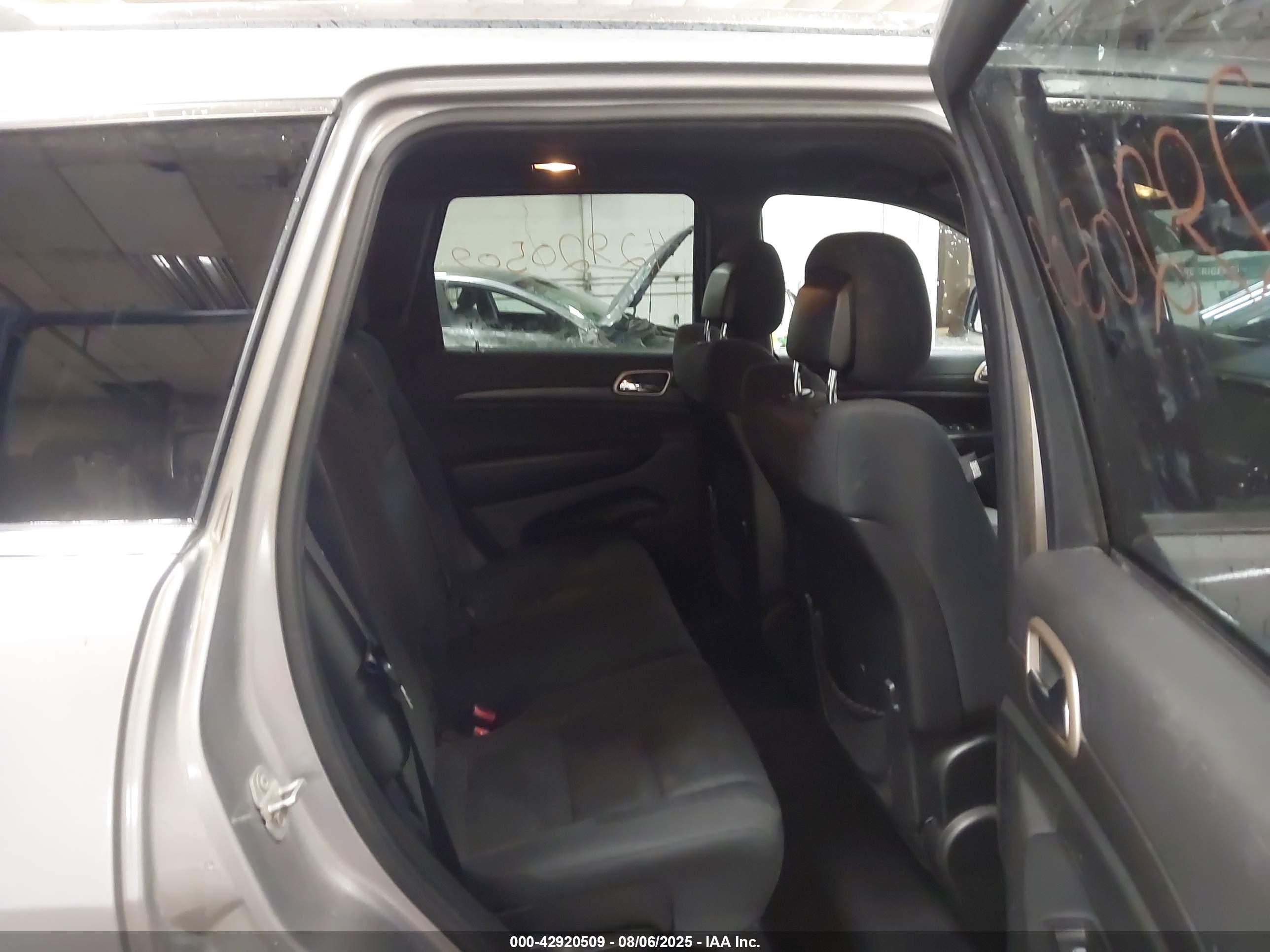 JEEP GRAND image 8
