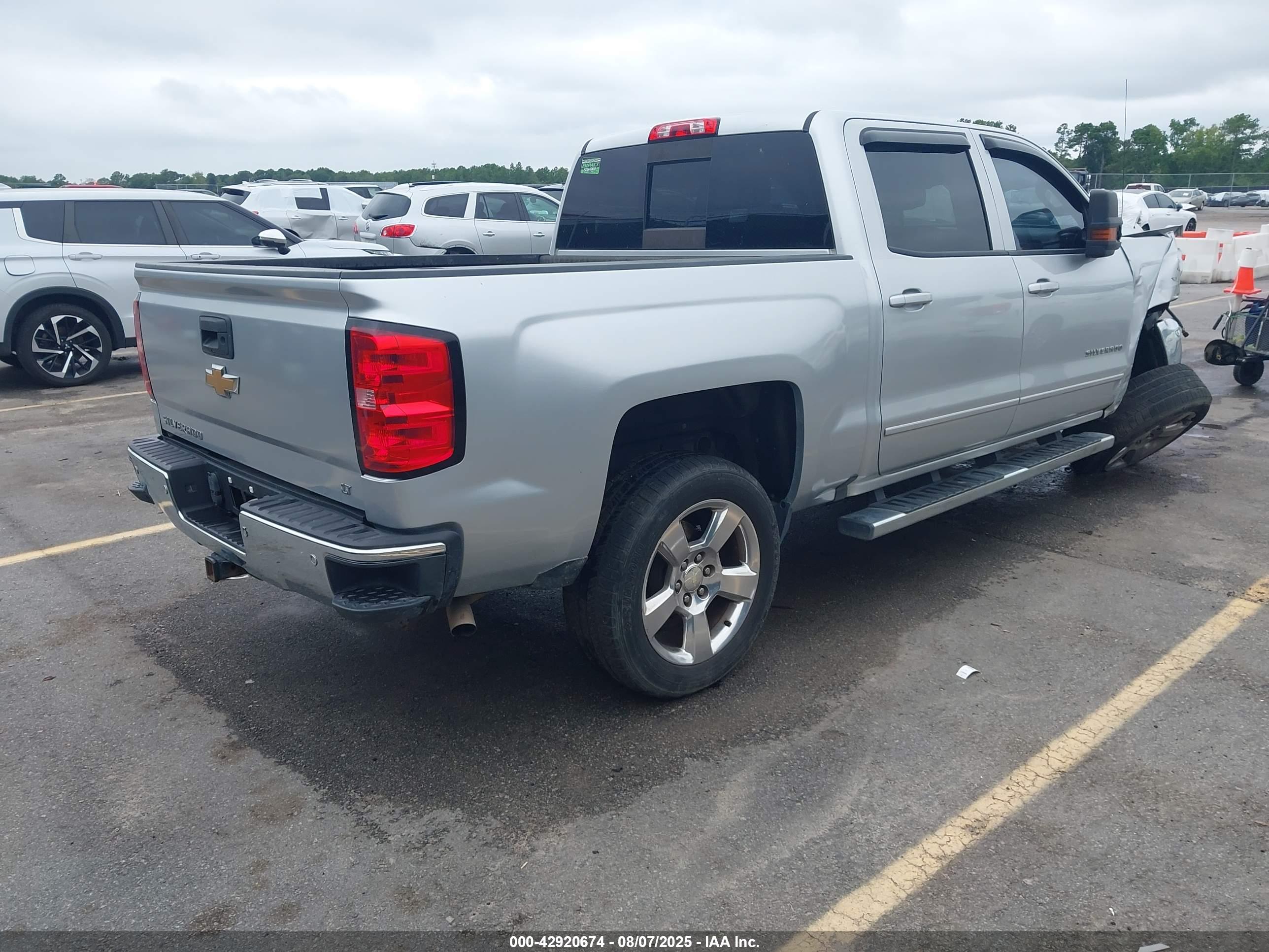CHEVROLET SILVERADO image 4