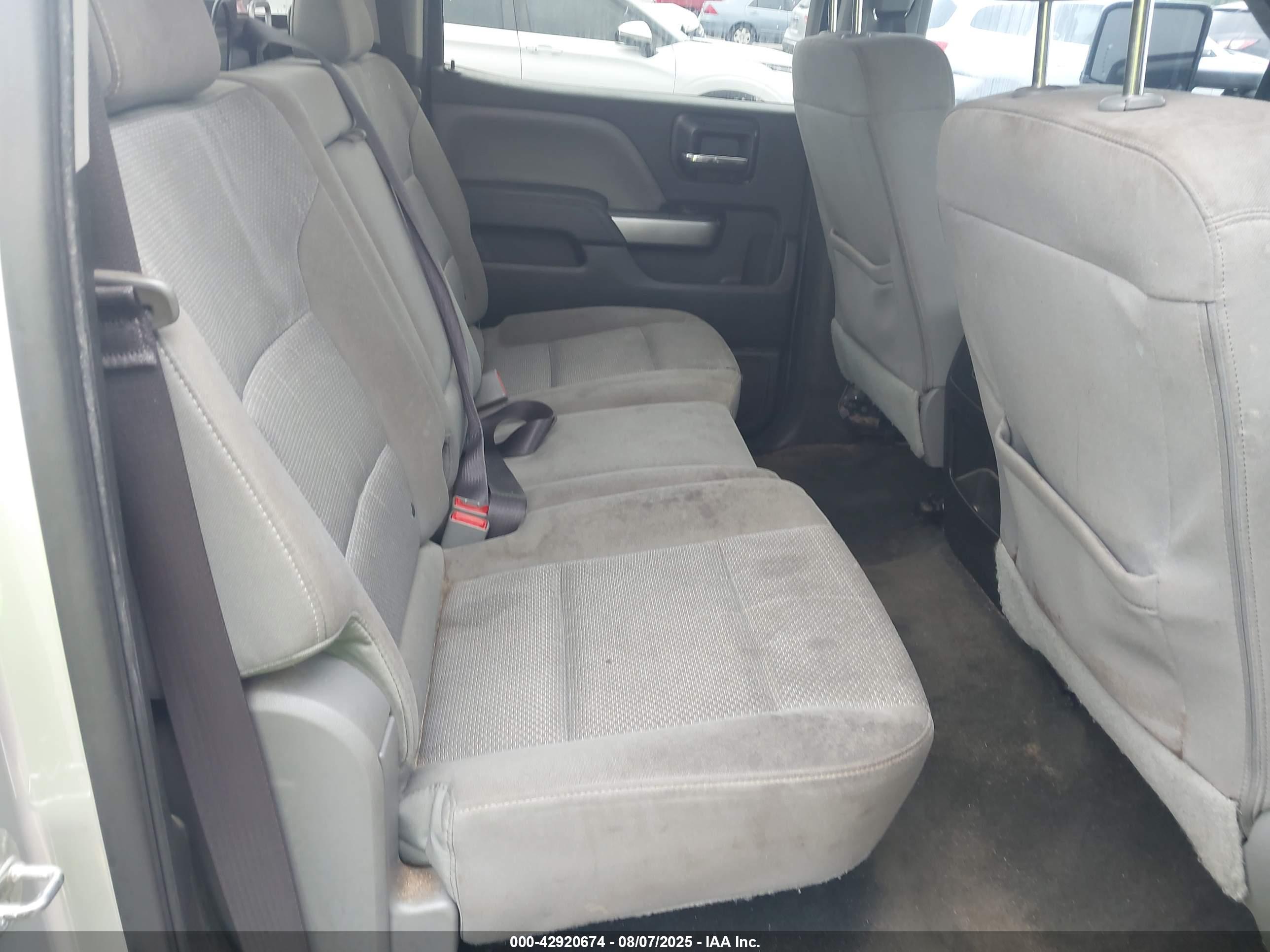 CHEVROLET SILVERADO image 8
