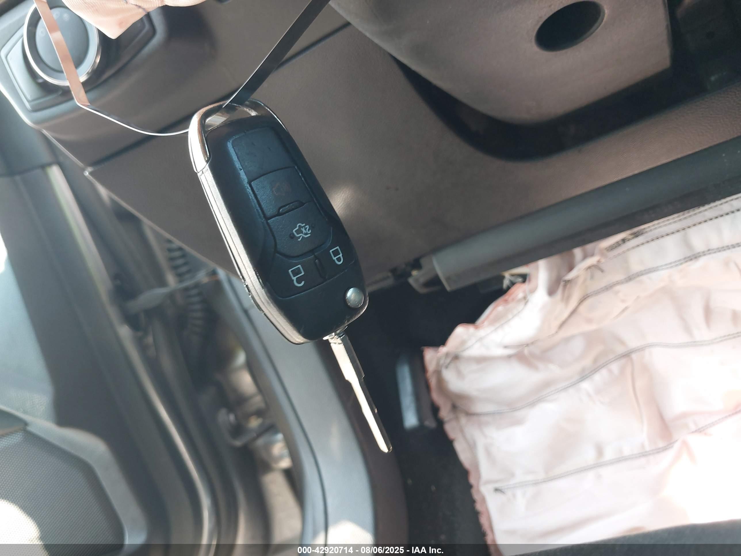 FORD FUSION image 11