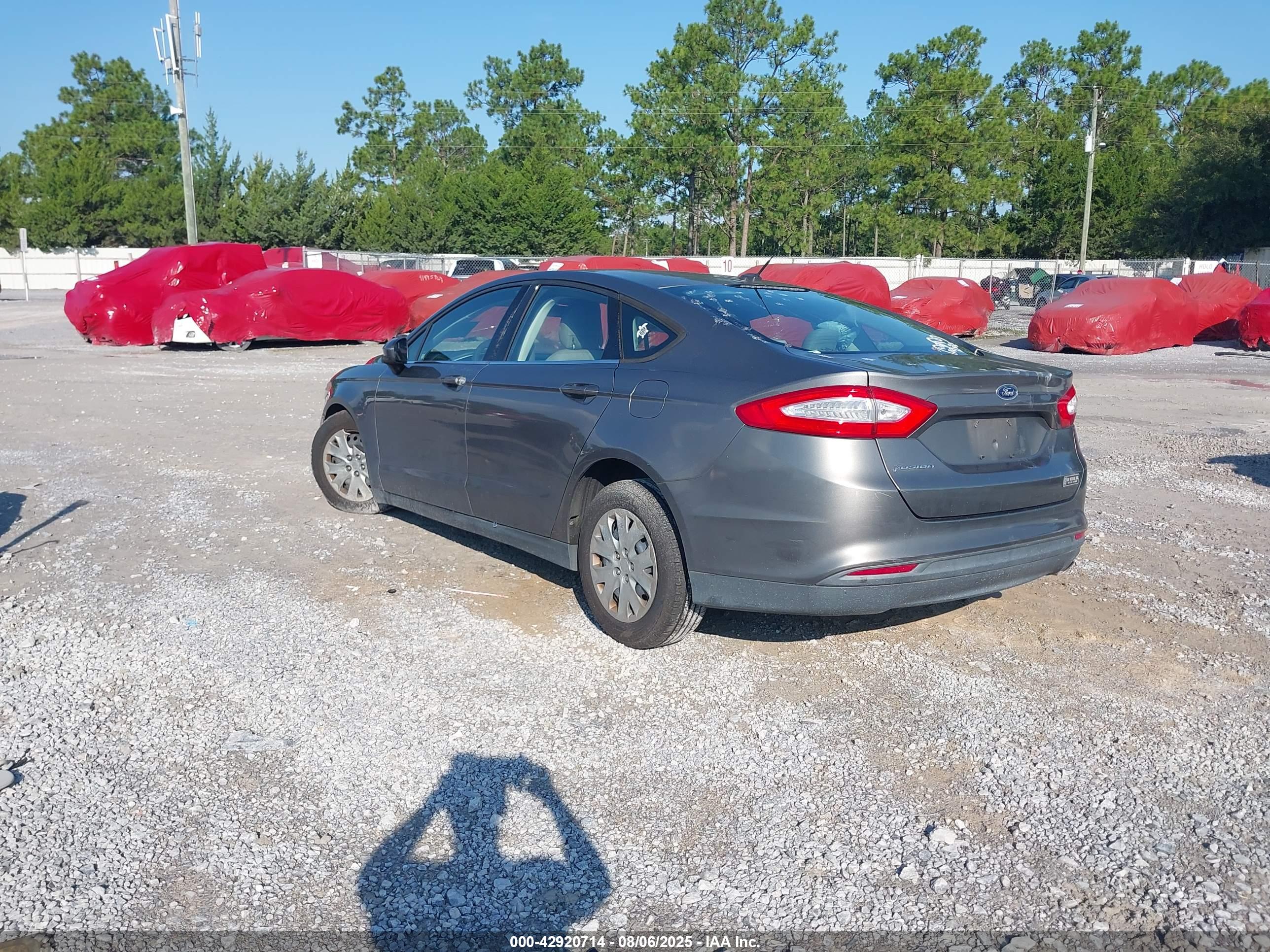 FORD FUSION image 3